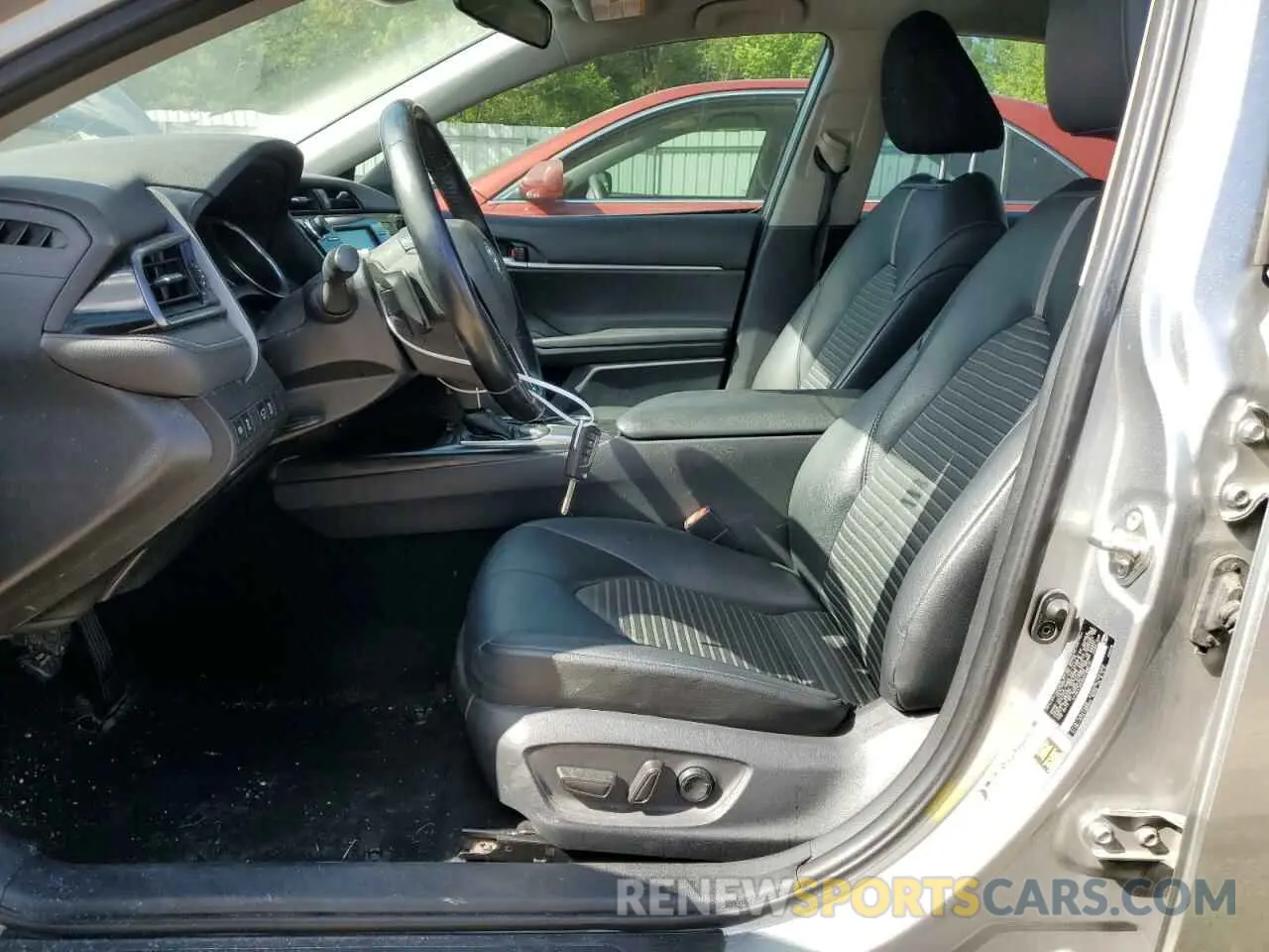 7 Photograph of a damaged car 4T1B11HKXKU786916 TOYOTA CAMRY 2019