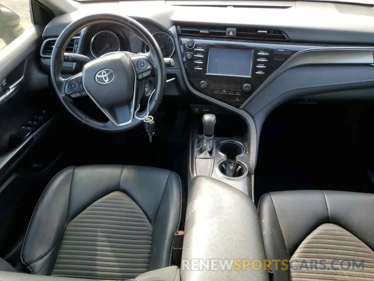 8 Photograph of a damaged car 4T1B11HKXKU786916 TOYOTA CAMRY 2019