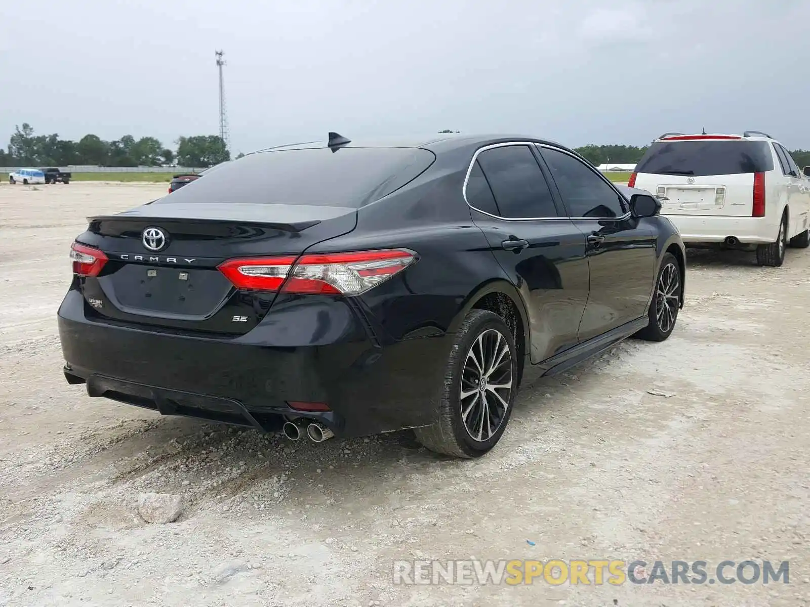 4 Photograph of a damaged car 4T1B11HKXKU792151 TOYOTA CAMRY 2019