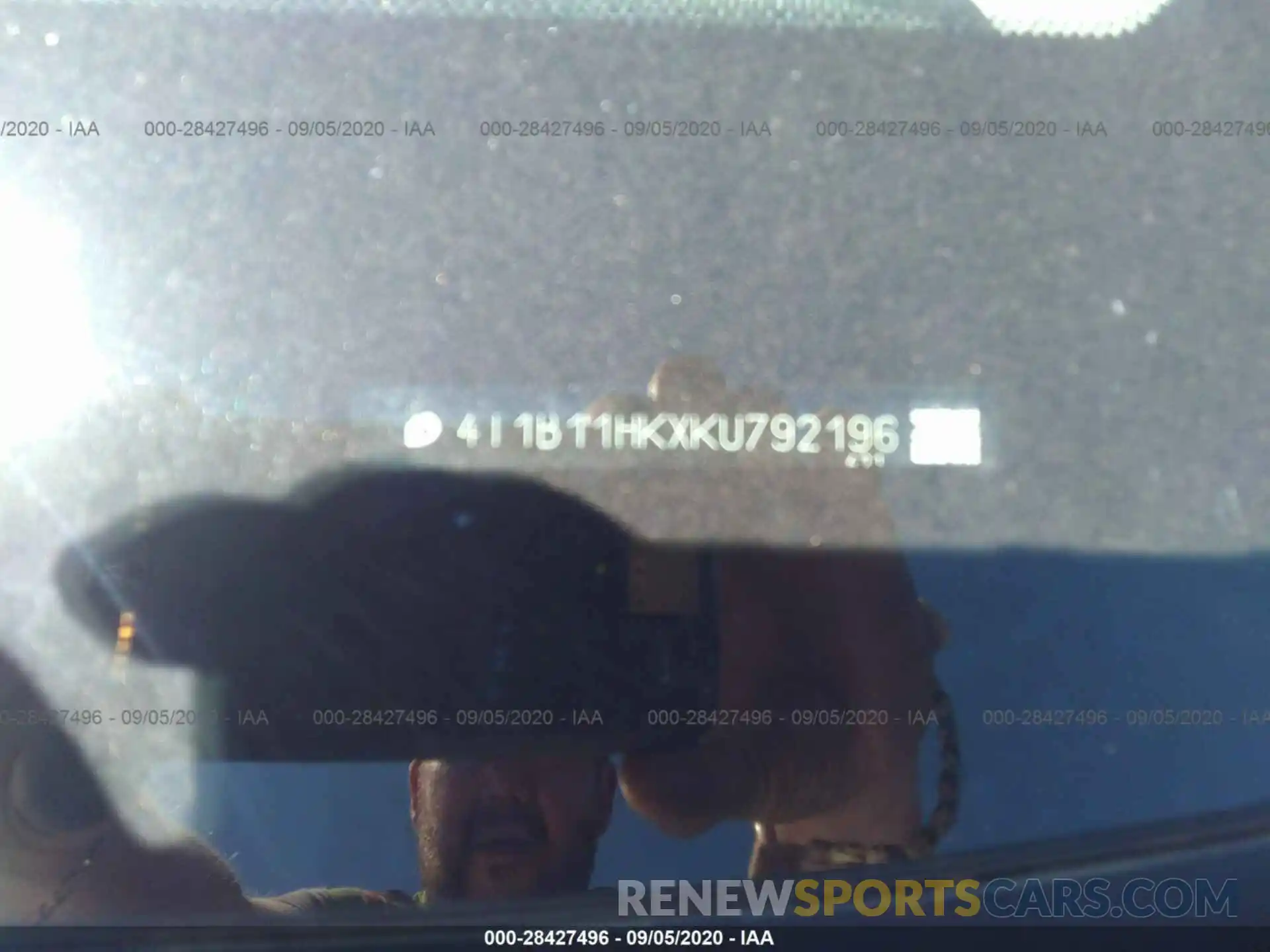 9 Photograph of a damaged car 4T1B11HKXKU792196 TOYOTA CAMRY 2019