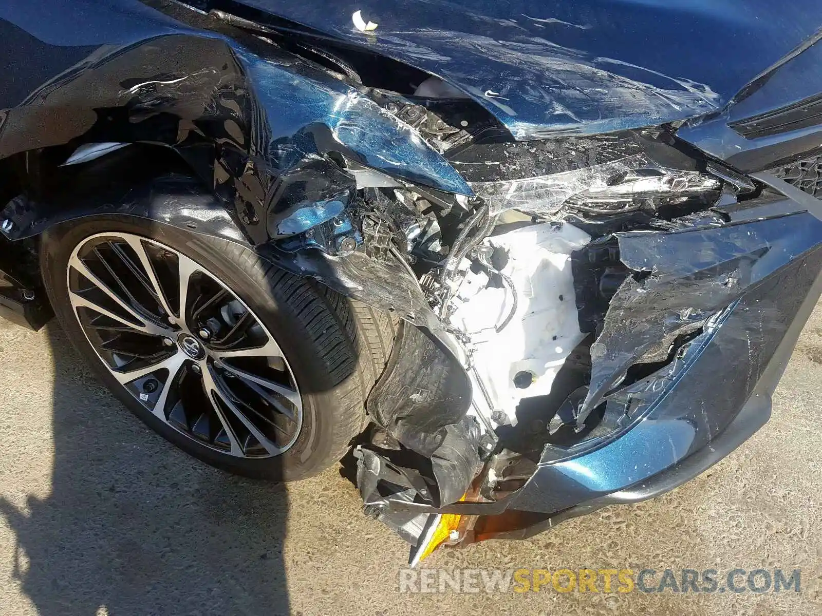 9 Photograph of a damaged car 4T1B11HKXKU794143 TOYOTA CAMRY 2019