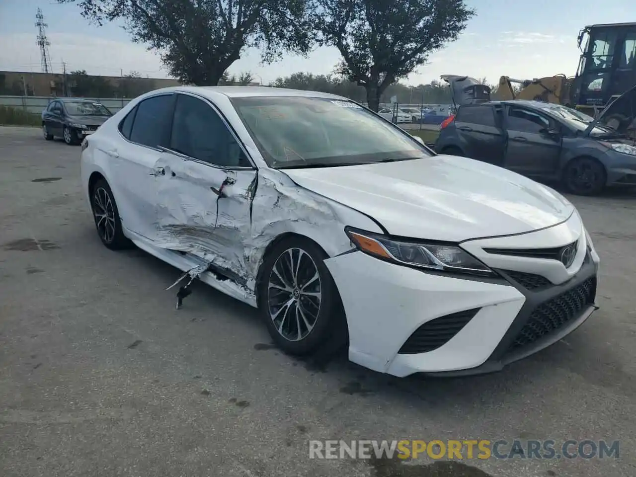 4 Photograph of a damaged car 4T1B11HKXKU795339 TOYOTA CAMRY 2019