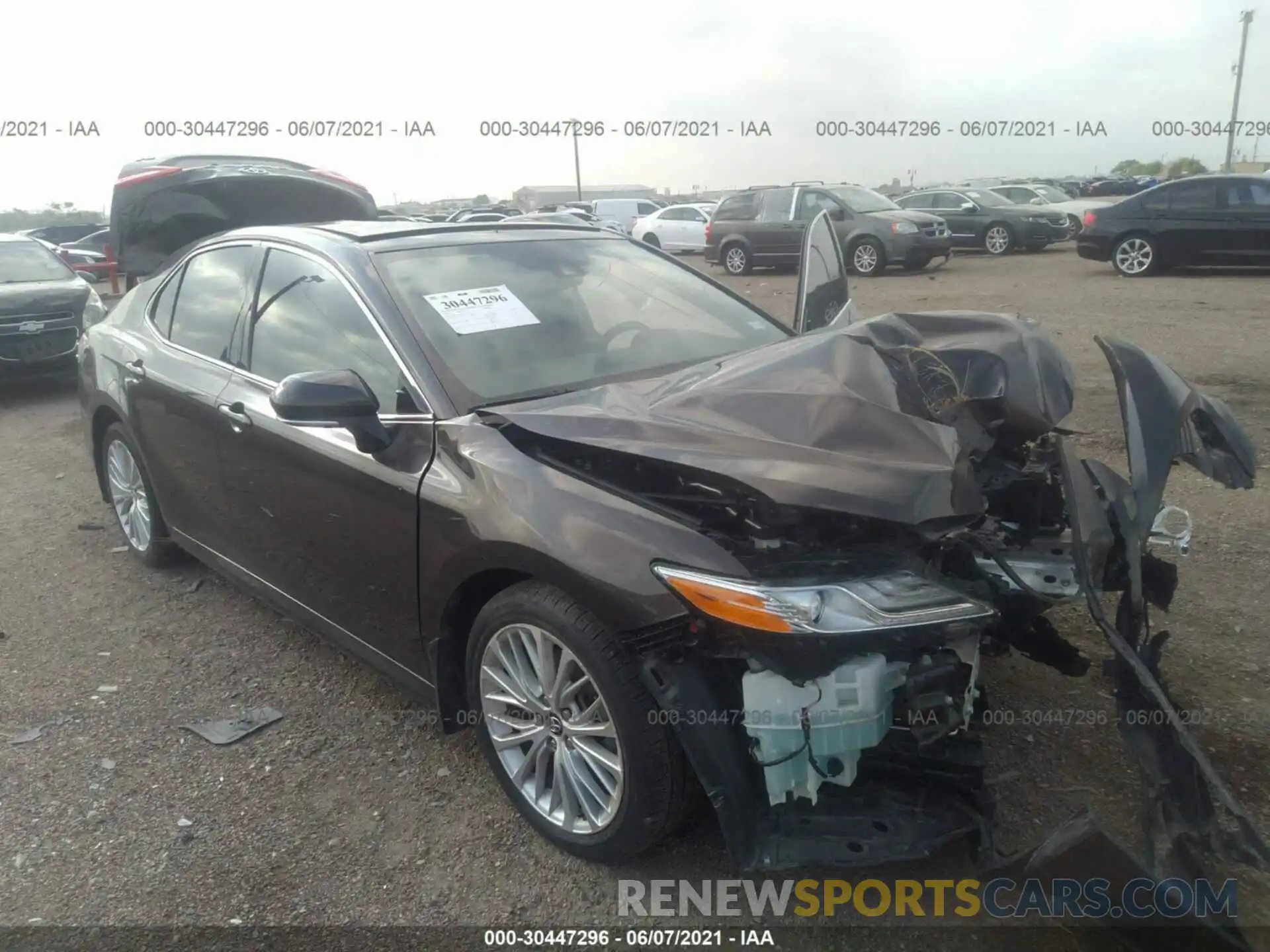 1 Photograph of a damaged car 4T1B11HKXKU800314 TOYOTA CAMRY 2019