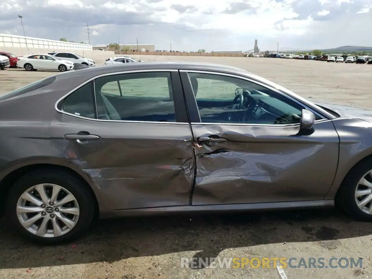 9 Photograph of a damaged car 4T1B11HKXKU801964 TOYOTA CAMRY 2019