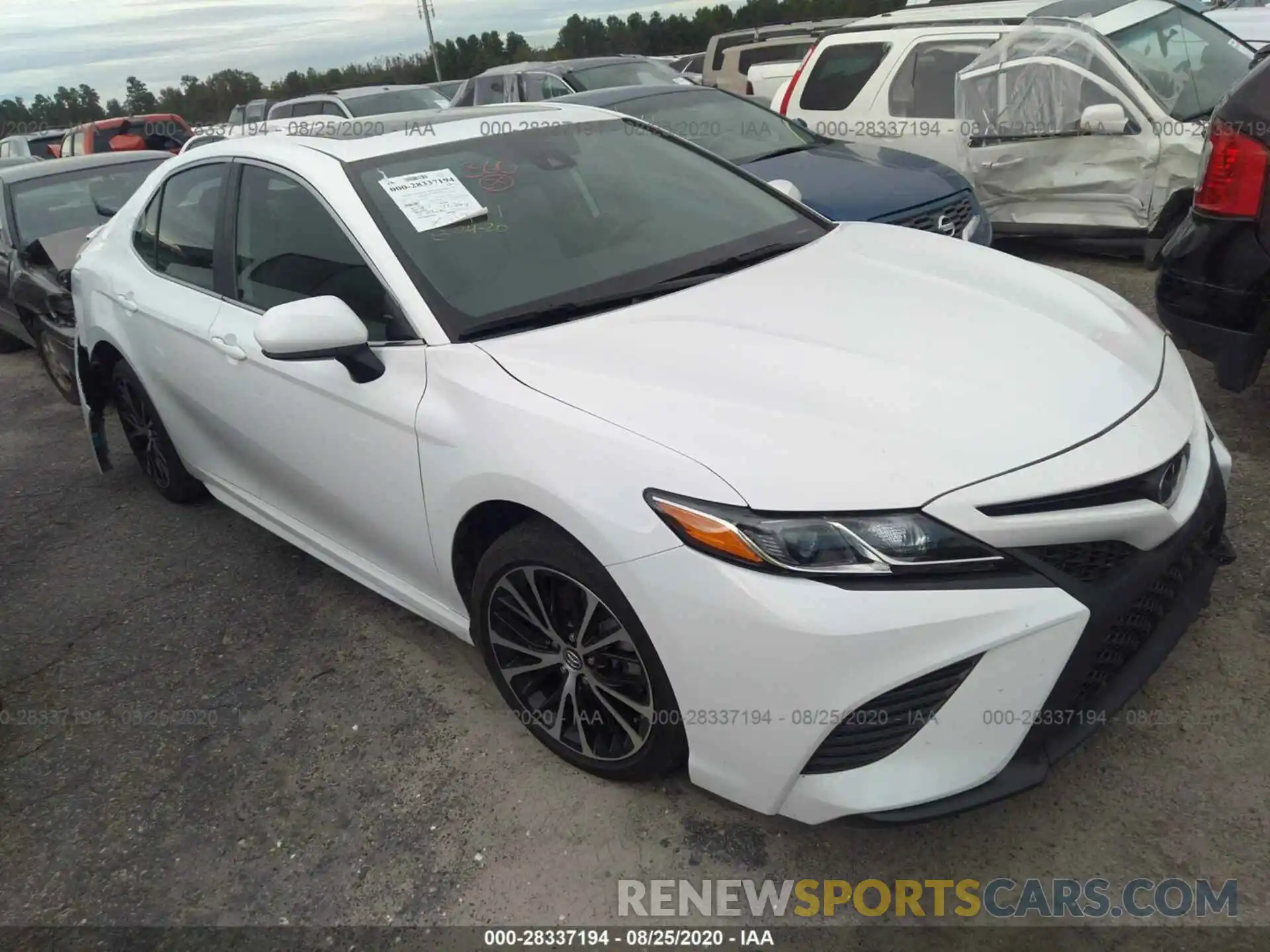 1 Photograph of a damaged car 4T1B11HKXKU802886 TOYOTA CAMRY 2019