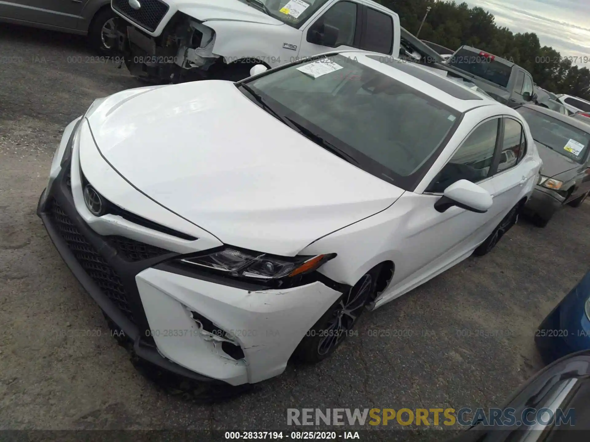 2 Photograph of a damaged car 4T1B11HKXKU802886 TOYOTA CAMRY 2019