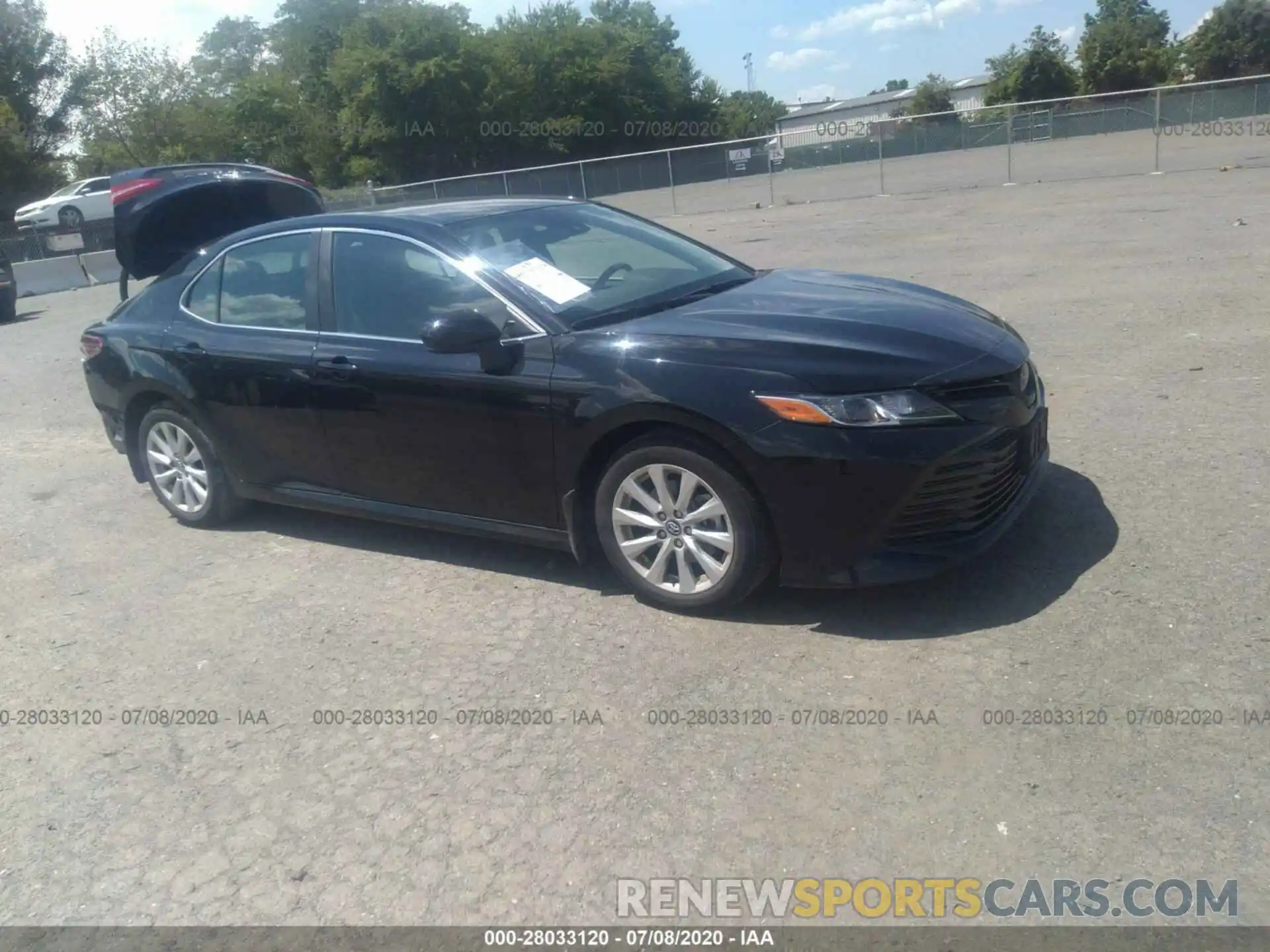 1 Photograph of a damaged car 4T1B11HKXKU805335 TOYOTA CAMRY 2019