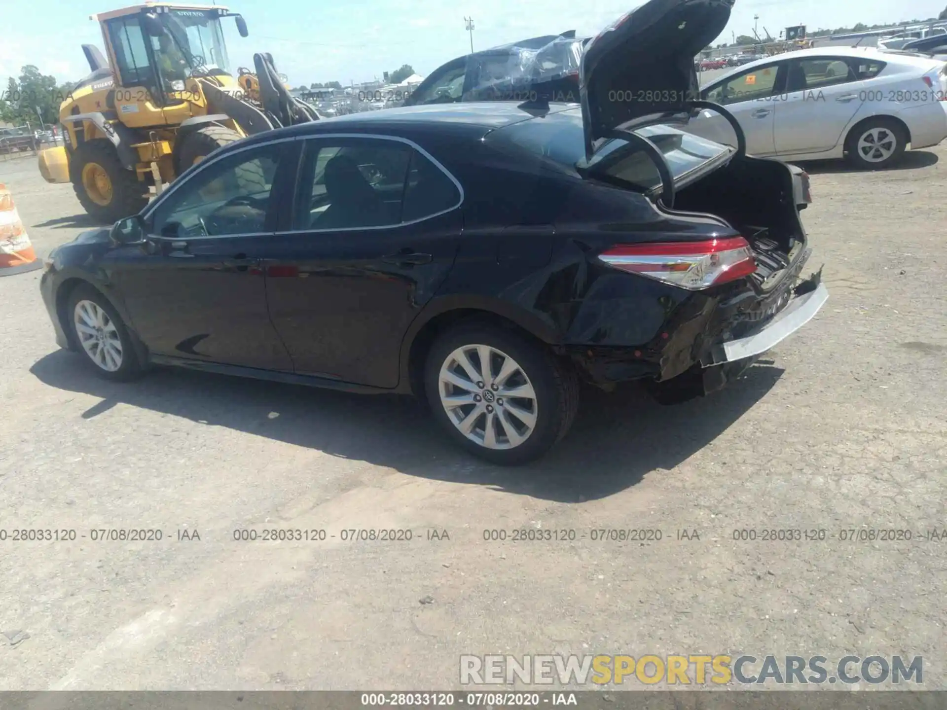 3 Photograph of a damaged car 4T1B11HKXKU805335 TOYOTA CAMRY 2019