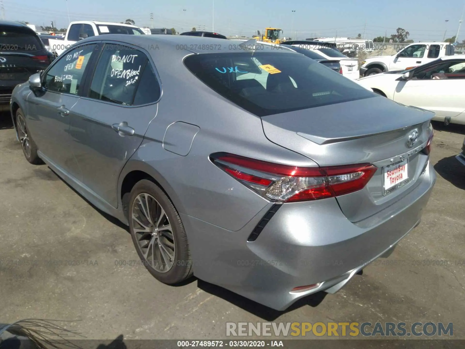 3 Photograph of a damaged car 4T1B11HKXKU806548 TOYOTA CAMRY 2019