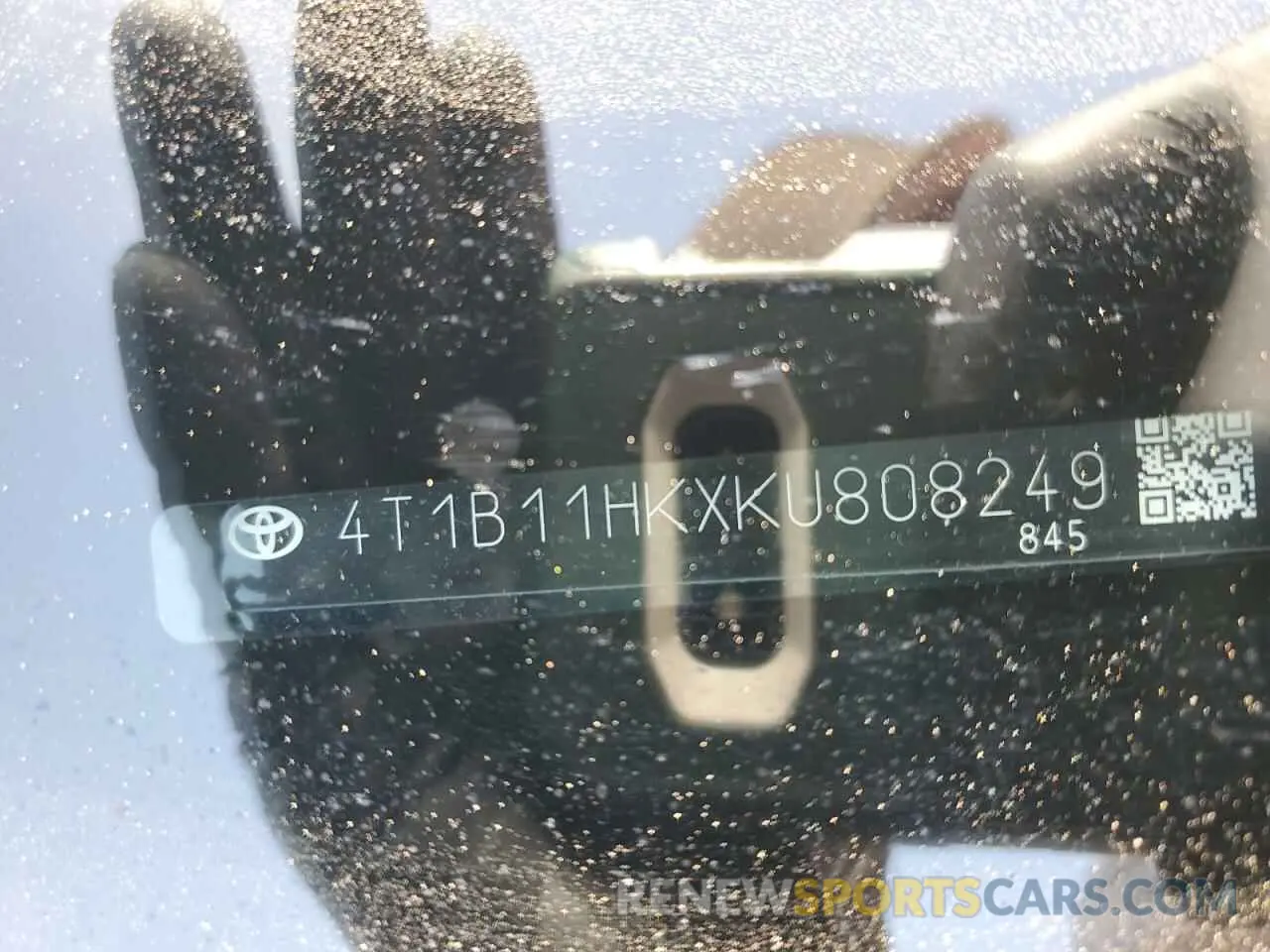 12 Photograph of a damaged car 4T1B11HKXKU808249 TOYOTA CAMRY 2019