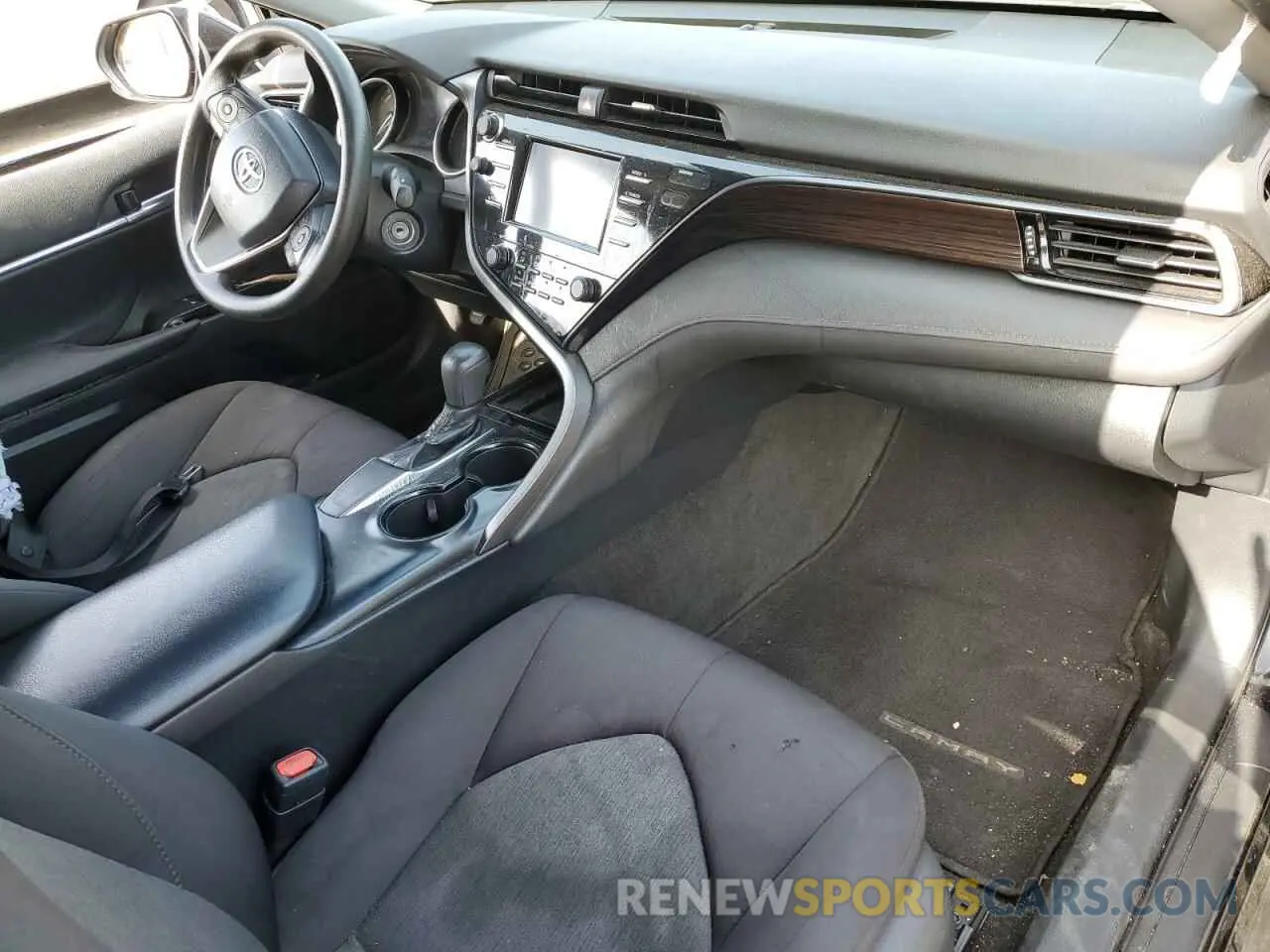 8 Photograph of a damaged car 4T1B11HKXKU808249 TOYOTA CAMRY 2019