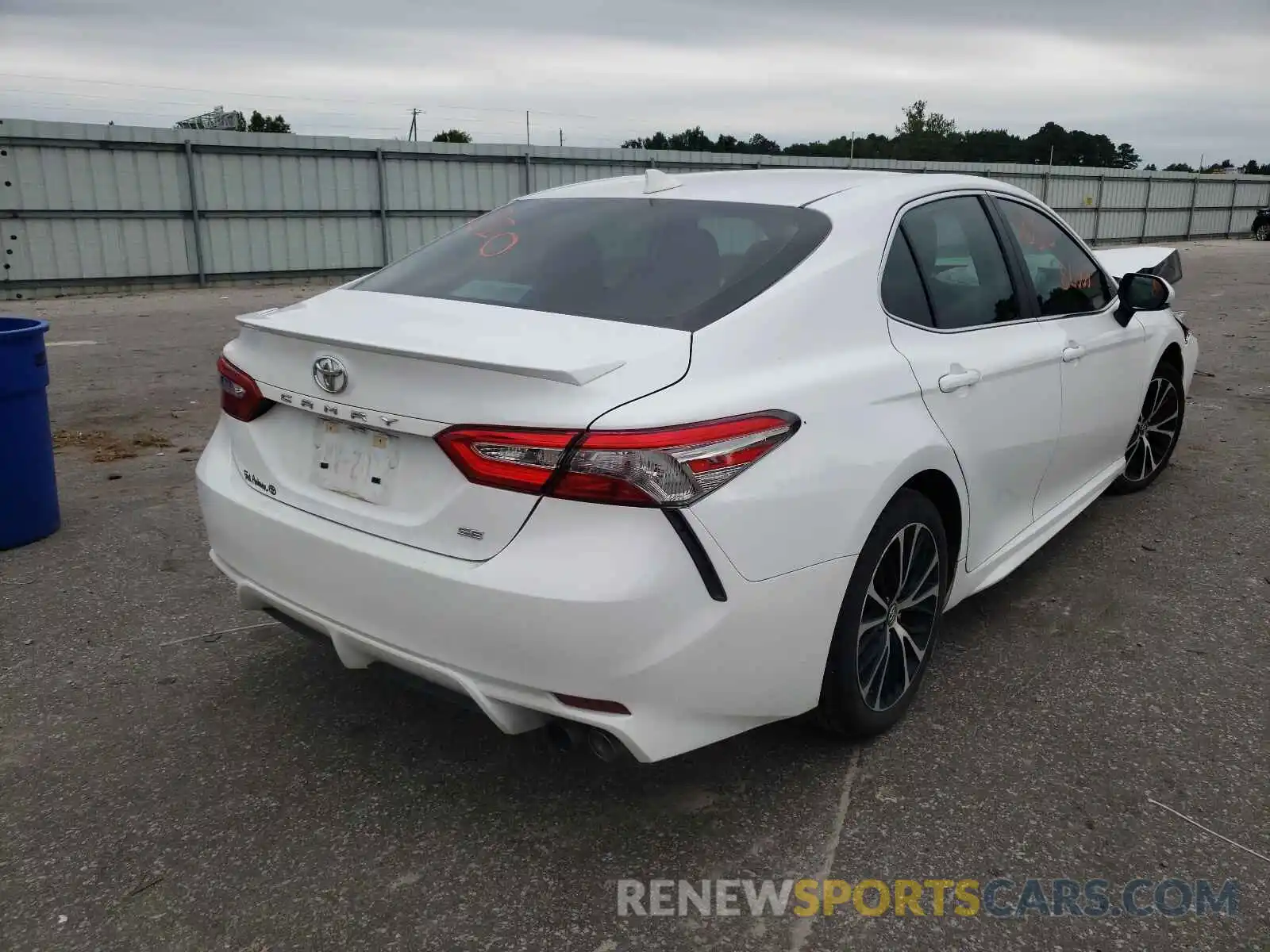 4 Photograph of a damaged car 4T1B11HKXKU808591 TOYOTA CAMRY 2019