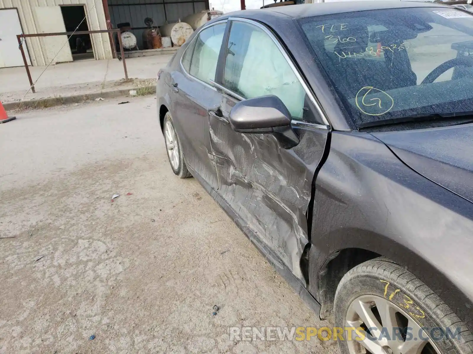 9 Photograph of a damaged car 4T1B11HKXKU809305 TOYOTA CAMRY 2019