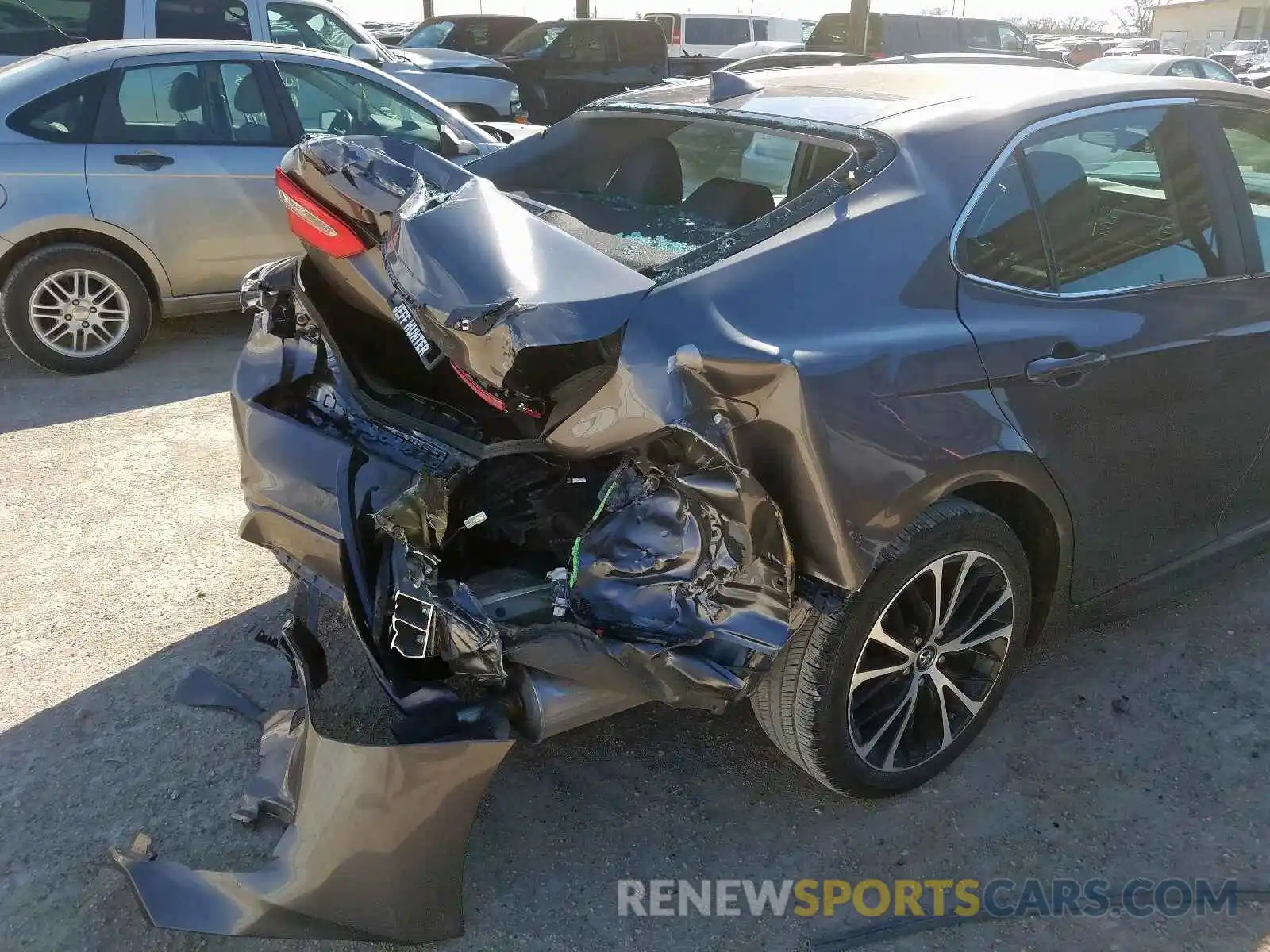 9 Photograph of a damaged car 4T1B11HKXKU812415 TOYOTA CAMRY 2019