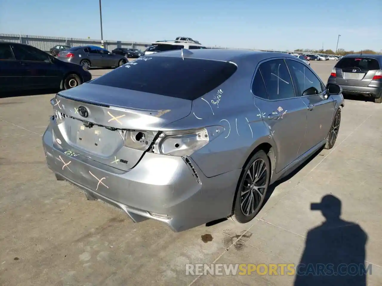 4 Photograph of a damaged car 4T1B11HKXKU814021 TOYOTA CAMRY 2019