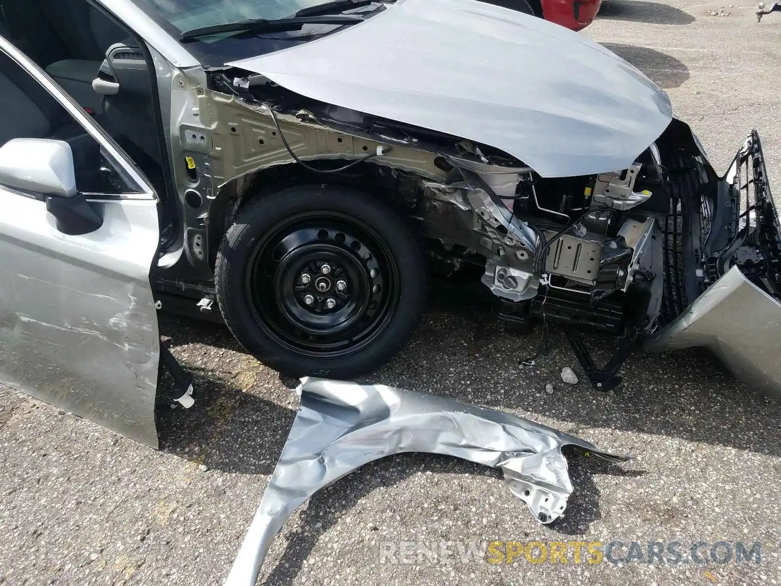 9 Photograph of a damaged car 4T1B11HKXKU814861 TOYOTA CAMRY 2019