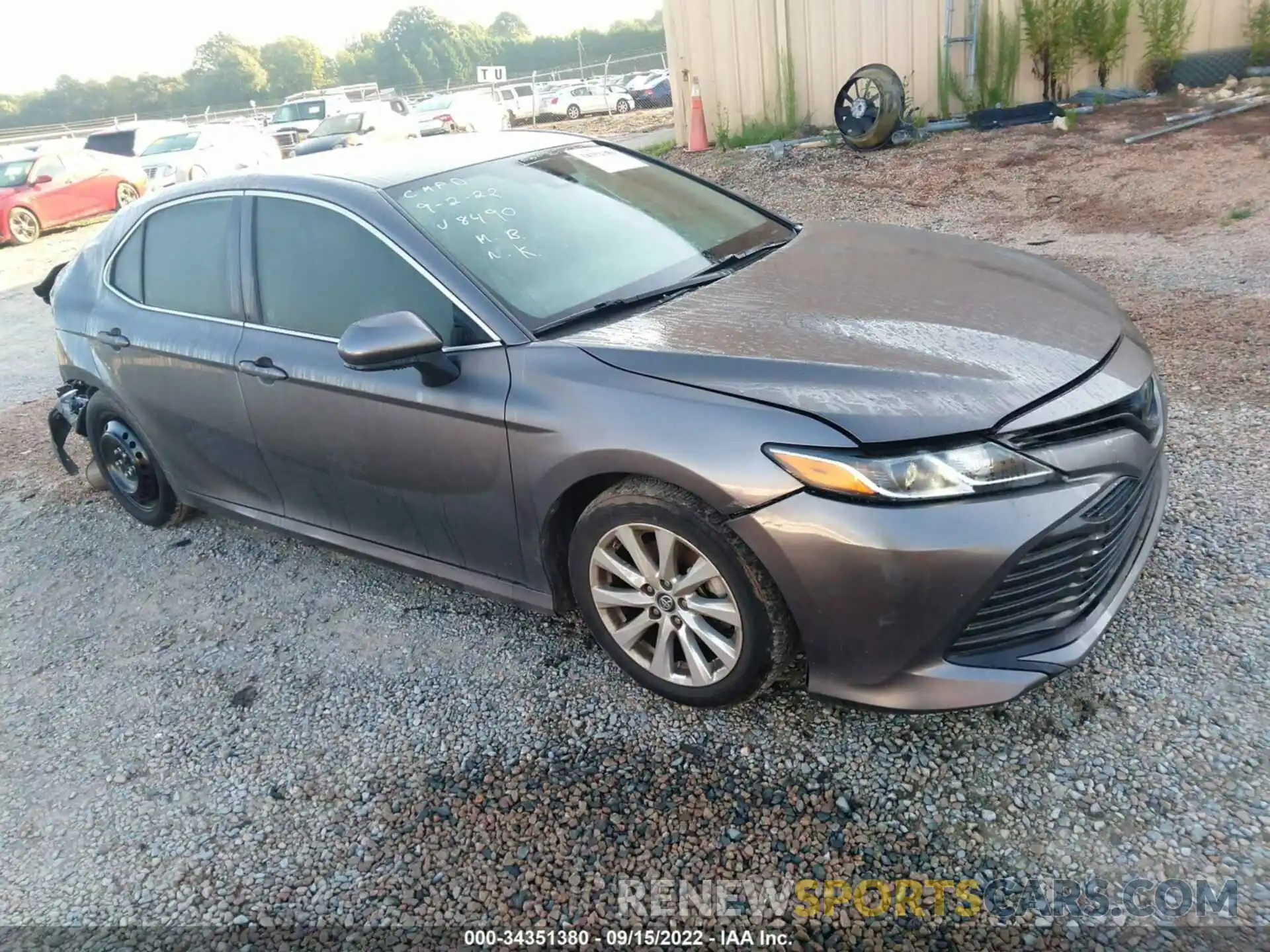 1 Photograph of a damaged car 4T1B11HKXKU818490 TOYOTA CAMRY 2019