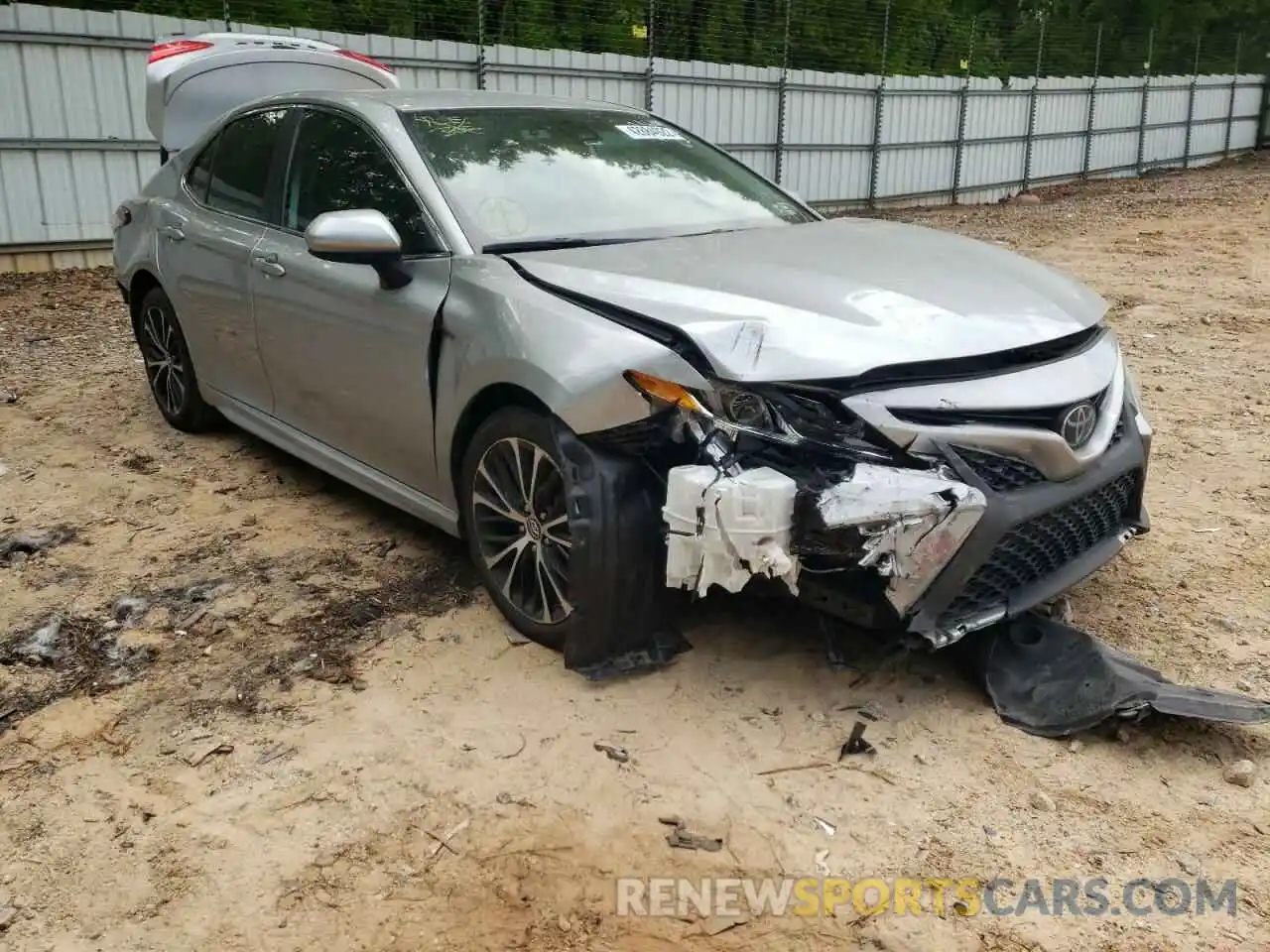 1 Photograph of a damaged car 4T1B11HKXKU822166 TOYOTA CAMRY 2019