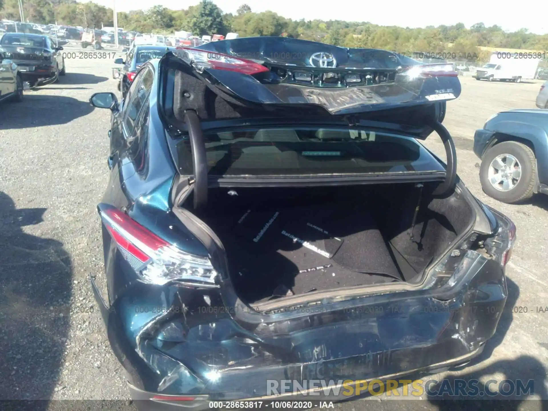 6 Photograph of a damaged car 4T1B11HKXKU822488 TOYOTA CAMRY 2019