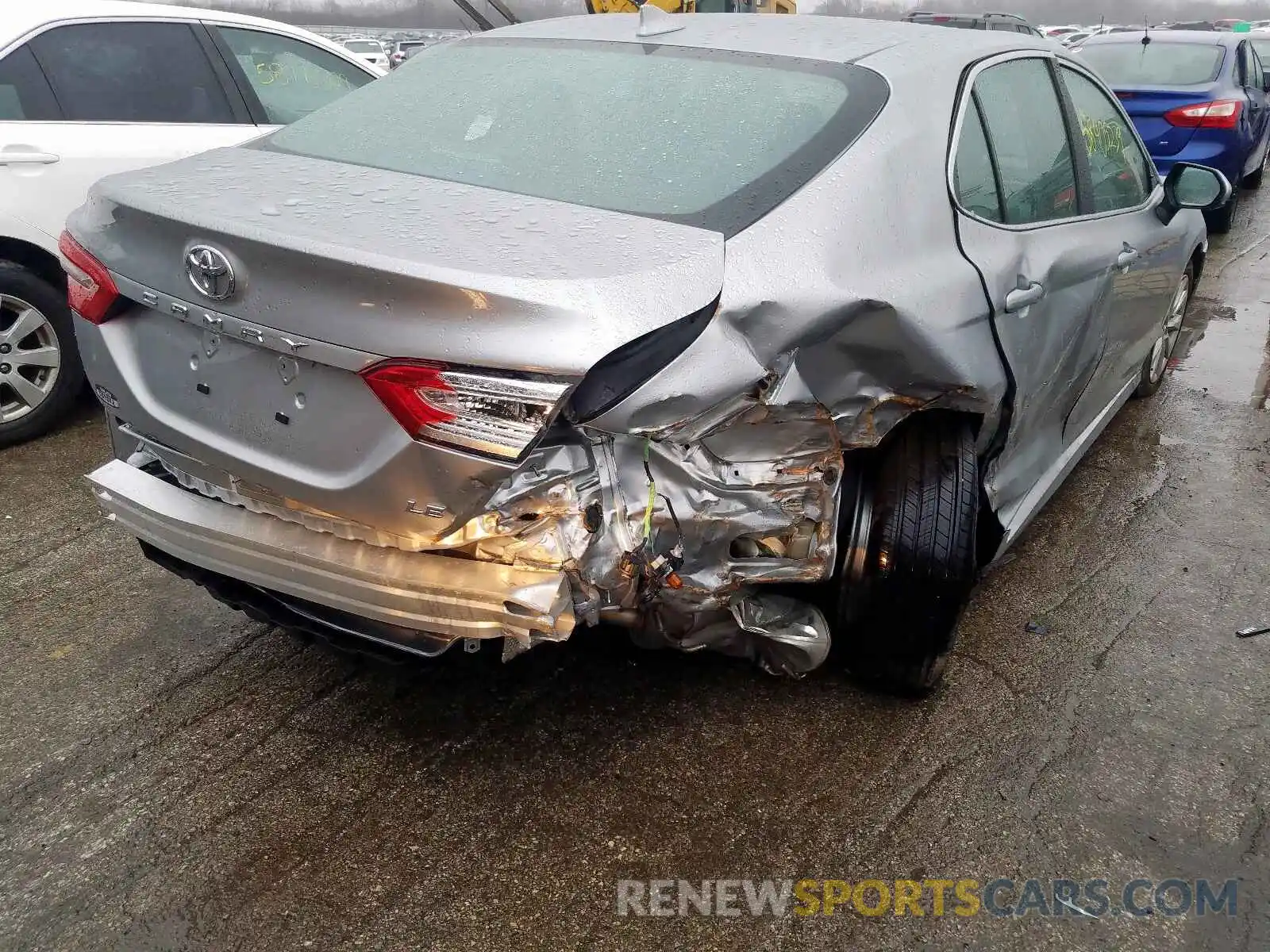 4 Photograph of a damaged car 4T1B11HKXKU823026 TOYOTA CAMRY 2019