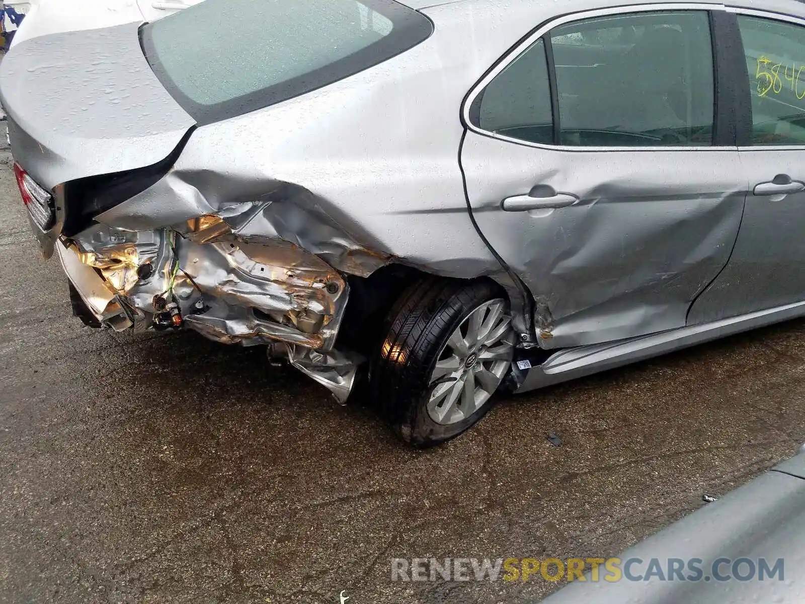 9 Photograph of a damaged car 4T1B11HKXKU823026 TOYOTA CAMRY 2019