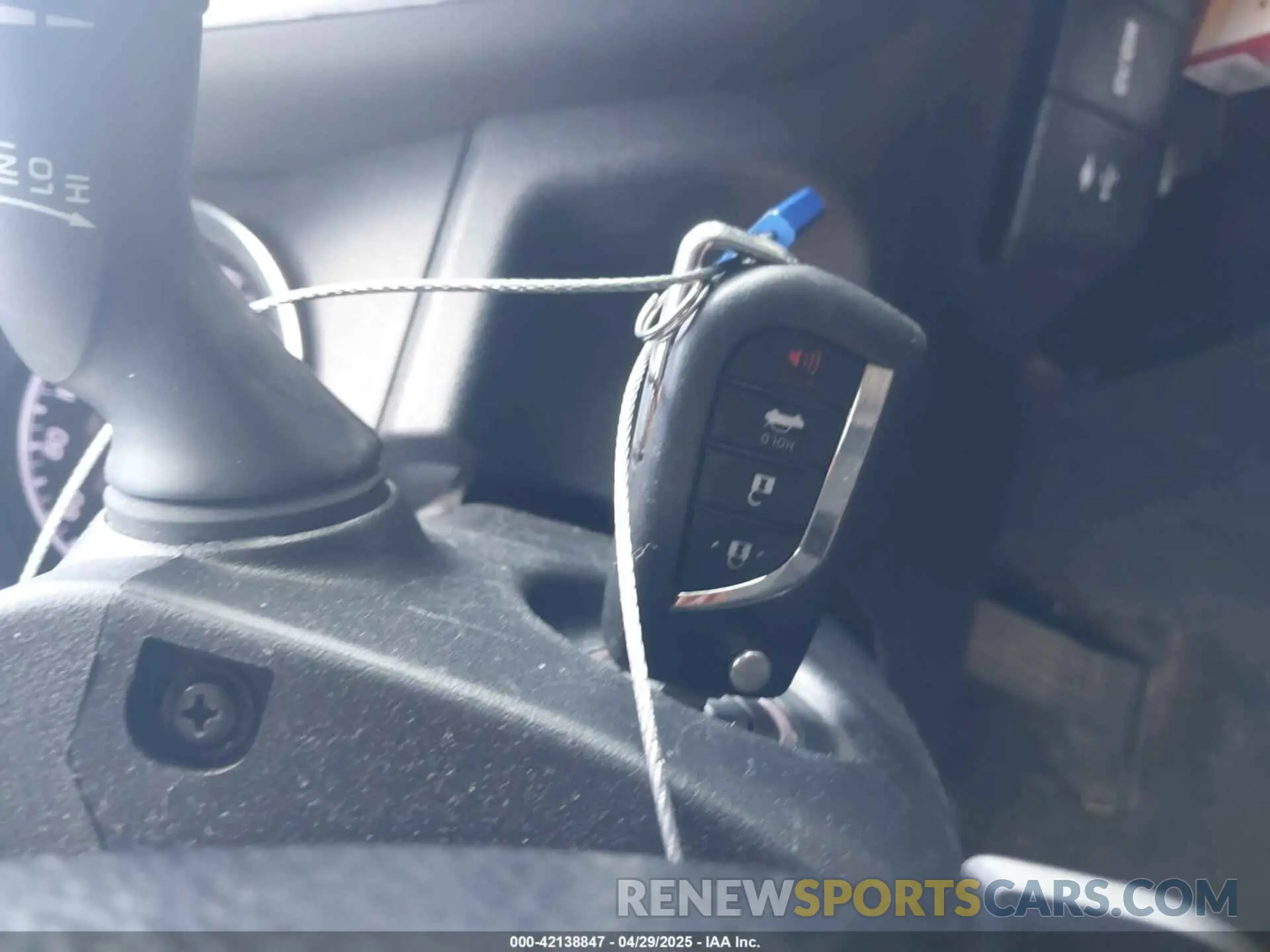 11 Photograph of a damaged car 4T1B11HKXKU825259 TOYOTA CAMRY 2019