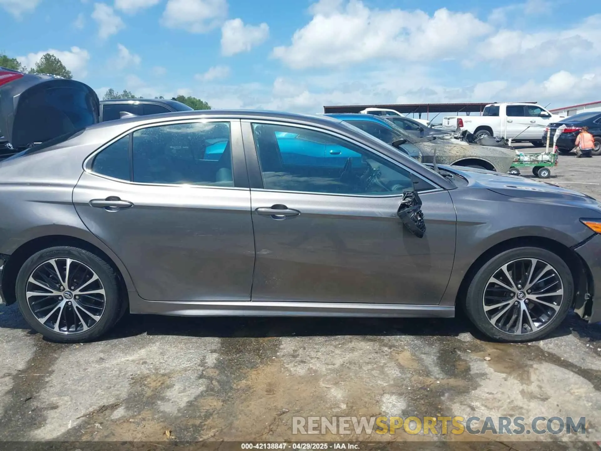 14 Photograph of a damaged car 4T1B11HKXKU825259 TOYOTA CAMRY 2019