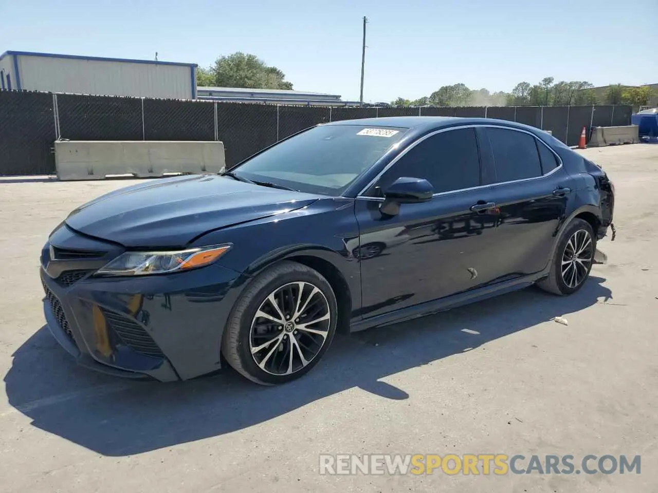 1 Photograph of a damaged car 4T1B11HKXKU825584 TOYOTA CAMRY 2019