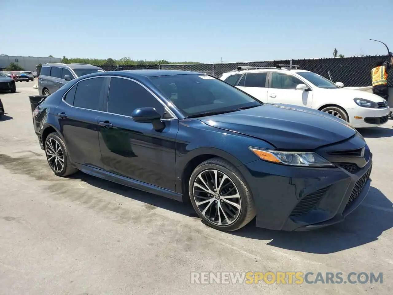 4 Photograph of a damaged car 4T1B11HKXKU825584 TOYOTA CAMRY 2019