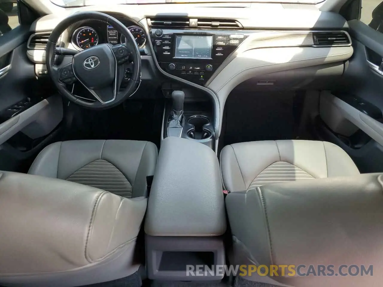 8 Photograph of a damaged car 4T1B11HKXKU825584 TOYOTA CAMRY 2019