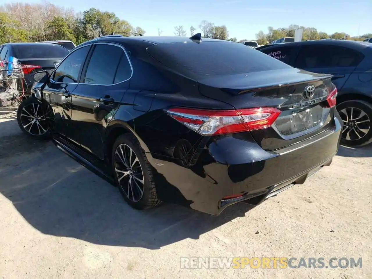 3 Photograph of a damaged car 4T1B11HKXKU825763 TOYOTA CAMRY 2019