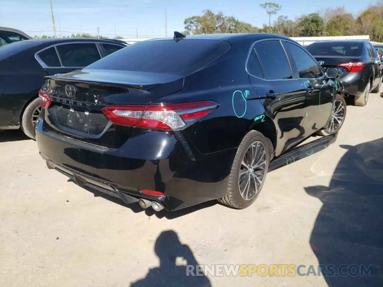 4 Photograph of a damaged car 4T1B11HKXKU825763 TOYOTA CAMRY 2019