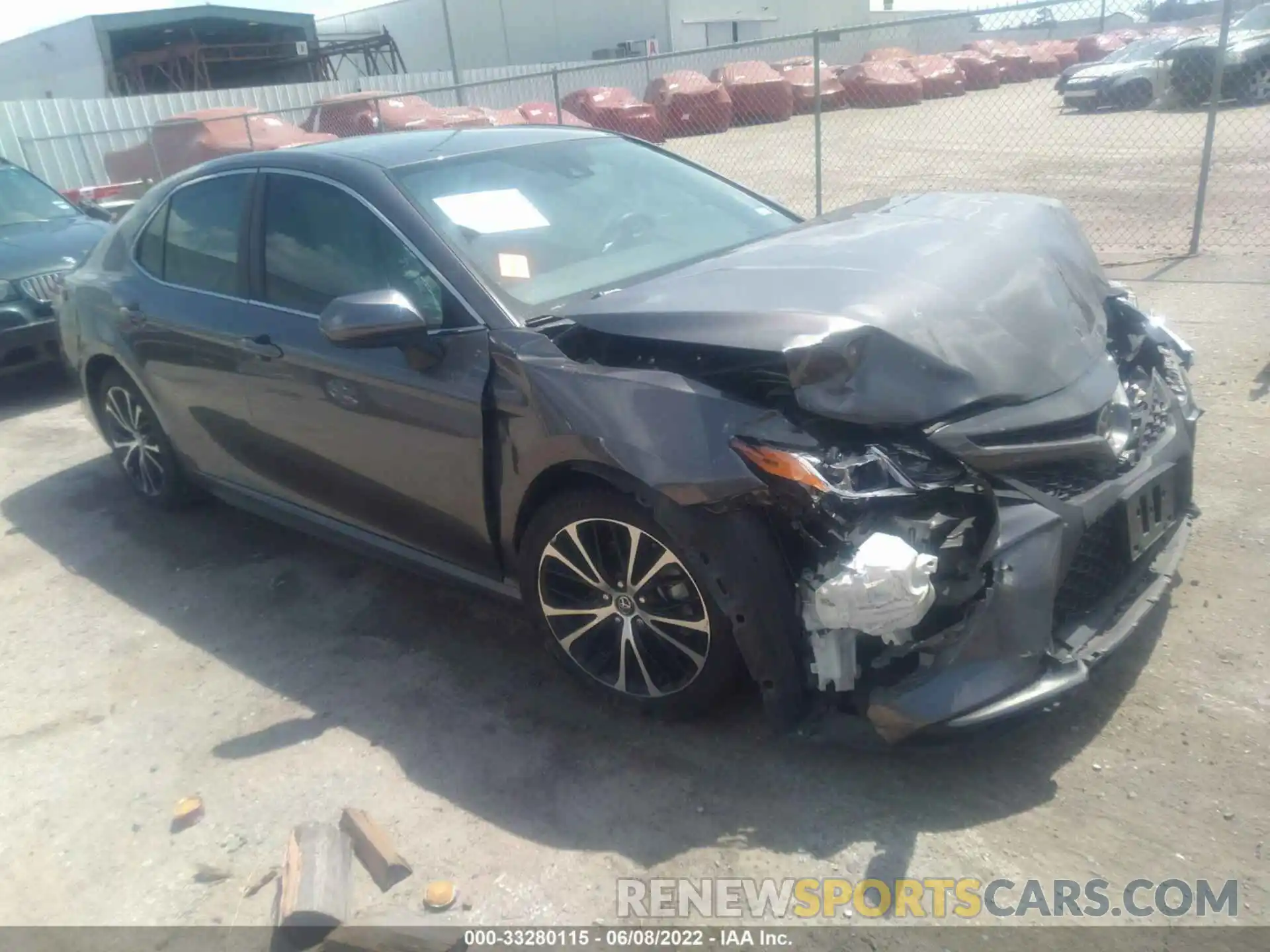 1 Photograph of a damaged car 4T1B11HKXKU833040 TOYOTA CAMRY 2019