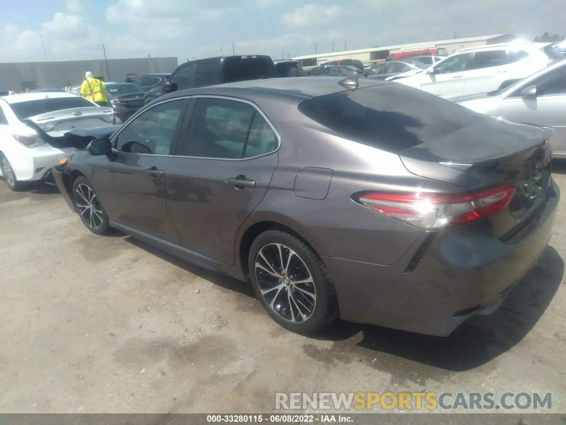 3 Photograph of a damaged car 4T1B11HKXKU833040 TOYOTA CAMRY 2019