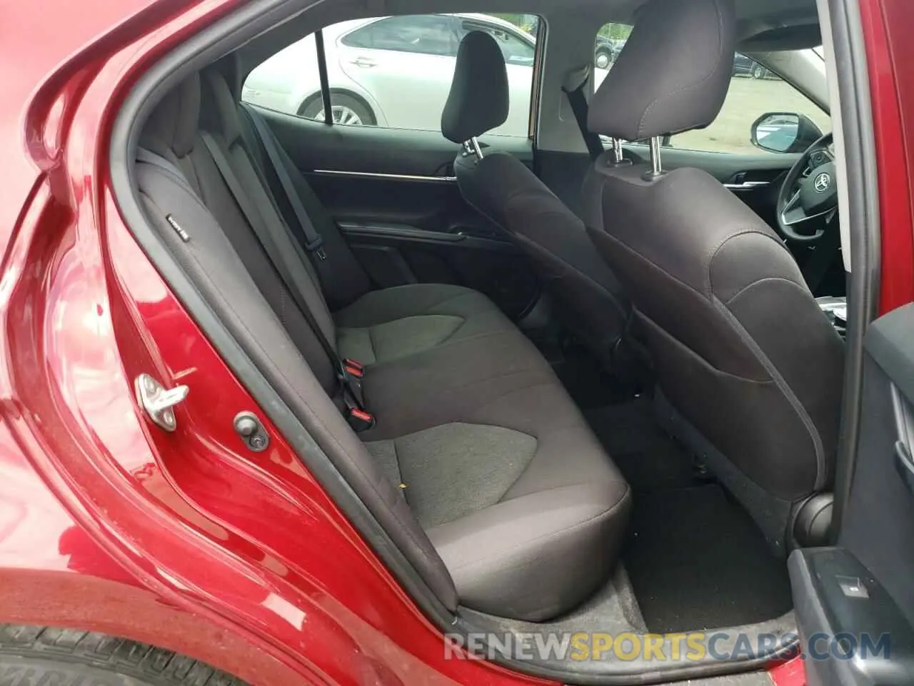 6 Photograph of a damaged car 4T1B11HKXKU834818 TOYOTA CAMRY 2019