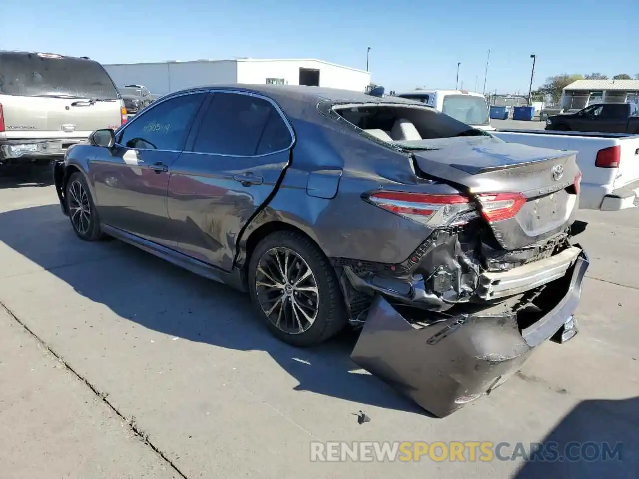 3 Photograph of a damaged car 4T1B11HKXKU835404 TOYOTA CAMRY 2019