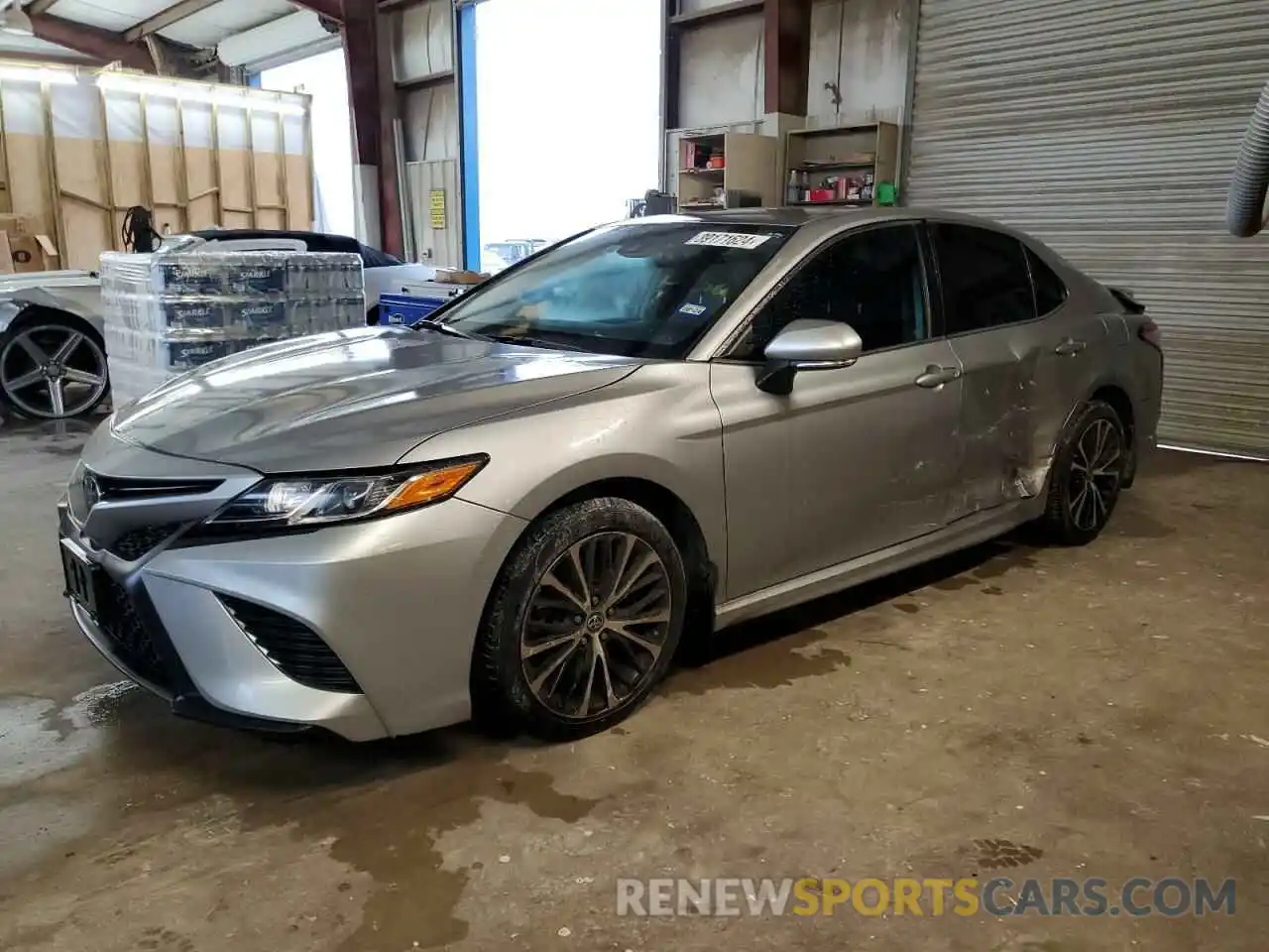 1 Photograph of a damaged car 4T1B11HKXKU837122 TOYOTA CAMRY 2019