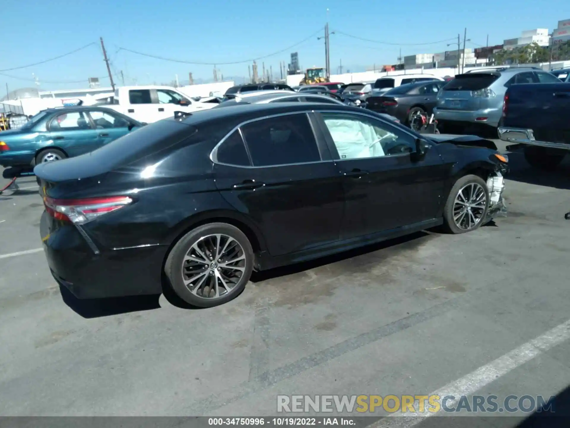 4 Photograph of a damaged car 4T1B11HKXKU837430 TOYOTA CAMRY 2019