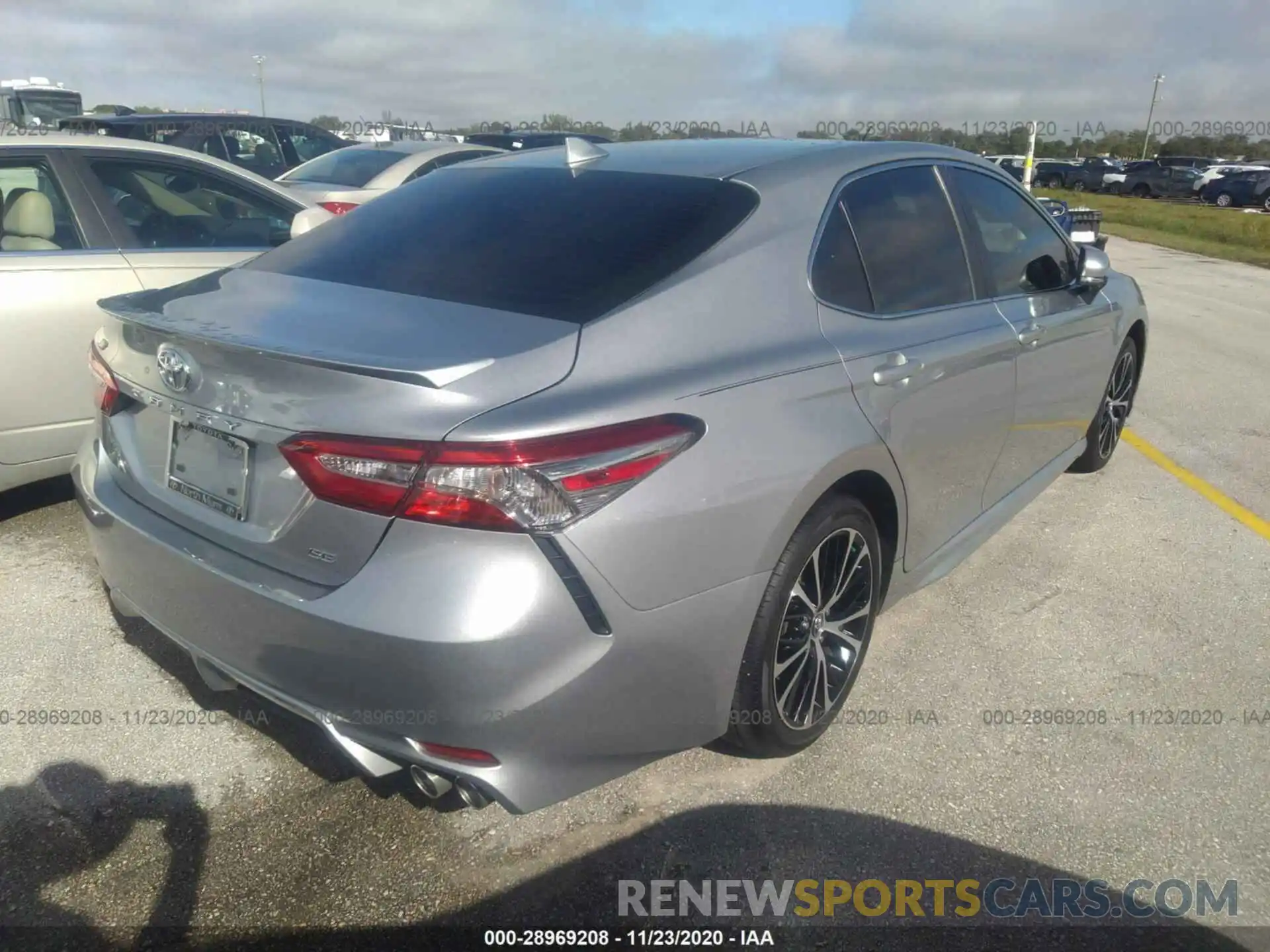 4 Photograph of a damaged car 4T1B11HKXKU838545 TOYOTA CAMRY 2019