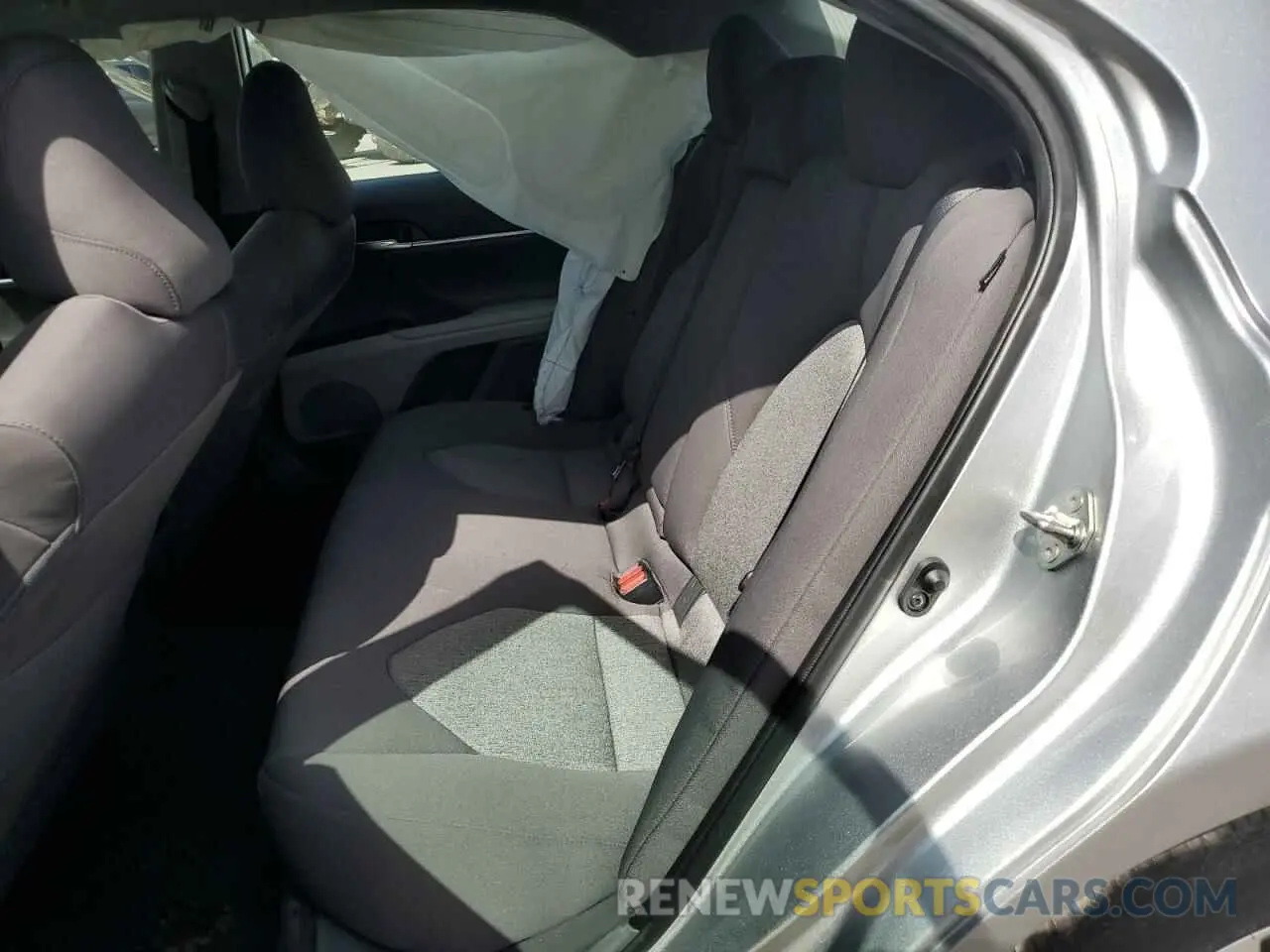 10 Photograph of a damaged car 4T1B11HKXKU842823 TOYOTA CAMRY 2019
