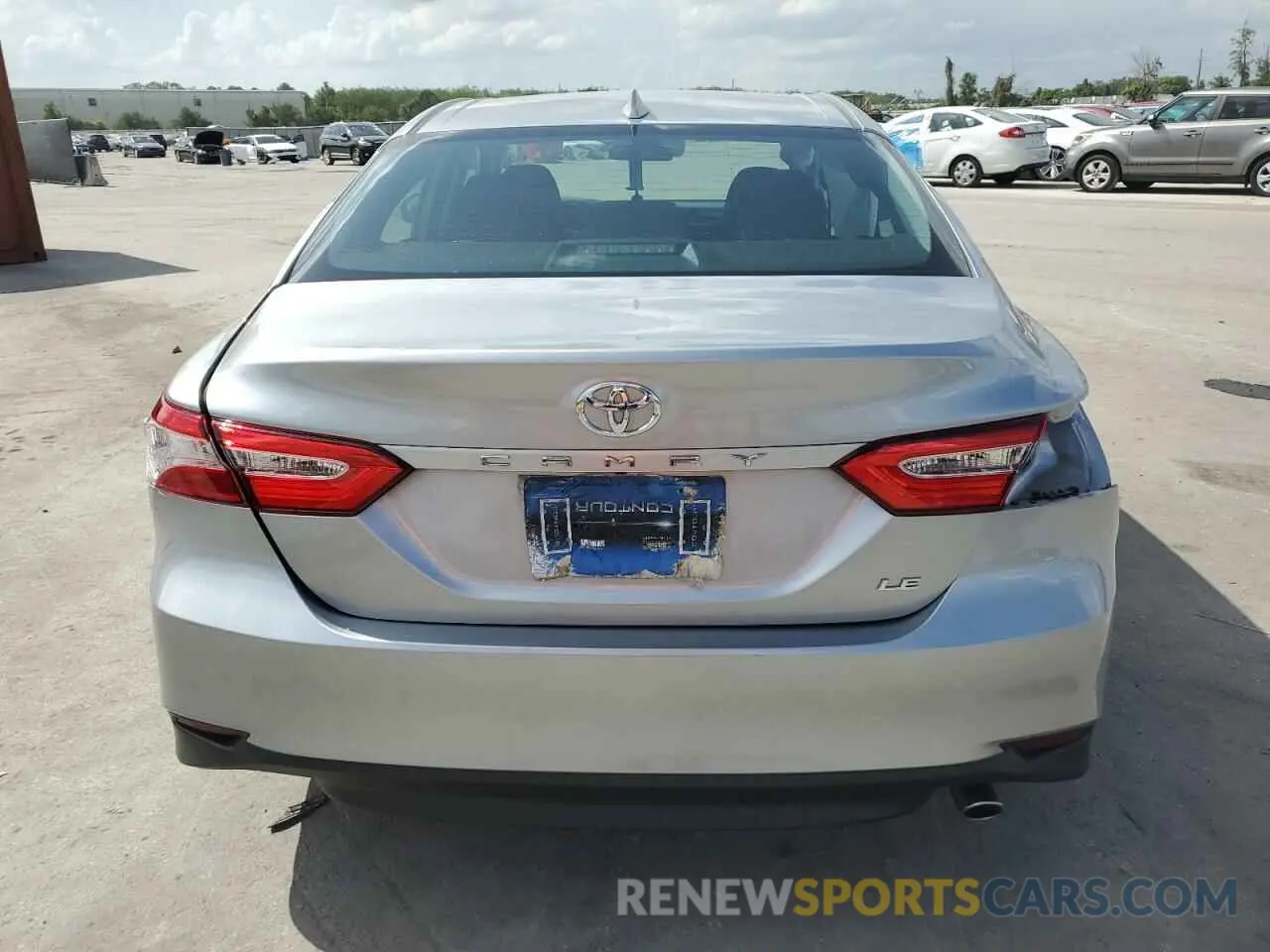6 Photograph of a damaged car 4T1B11HKXKU842823 TOYOTA CAMRY 2019