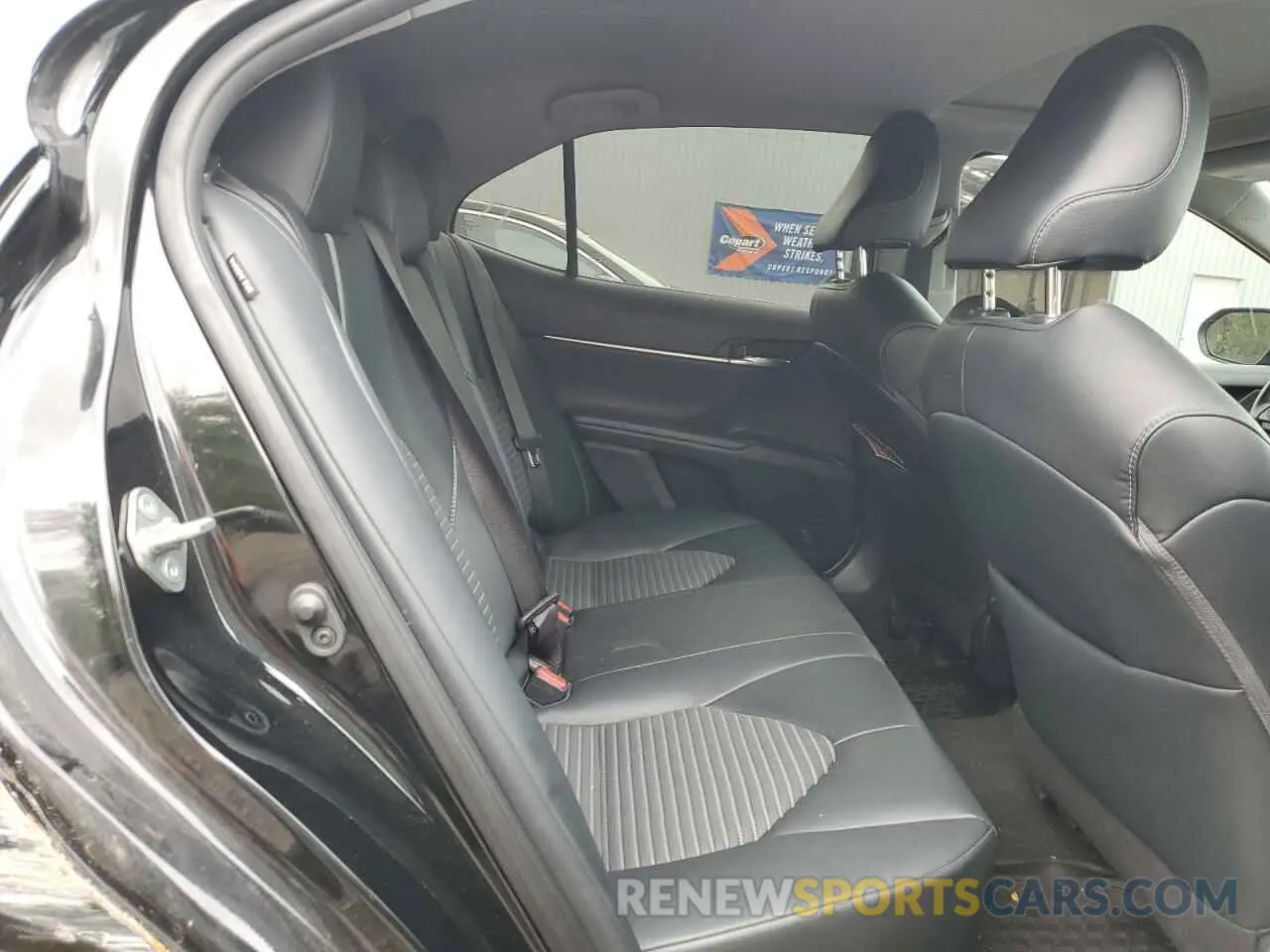 10 Photograph of a damaged car 4T1B11HKXKU843745 TOYOTA CAMRY 2019