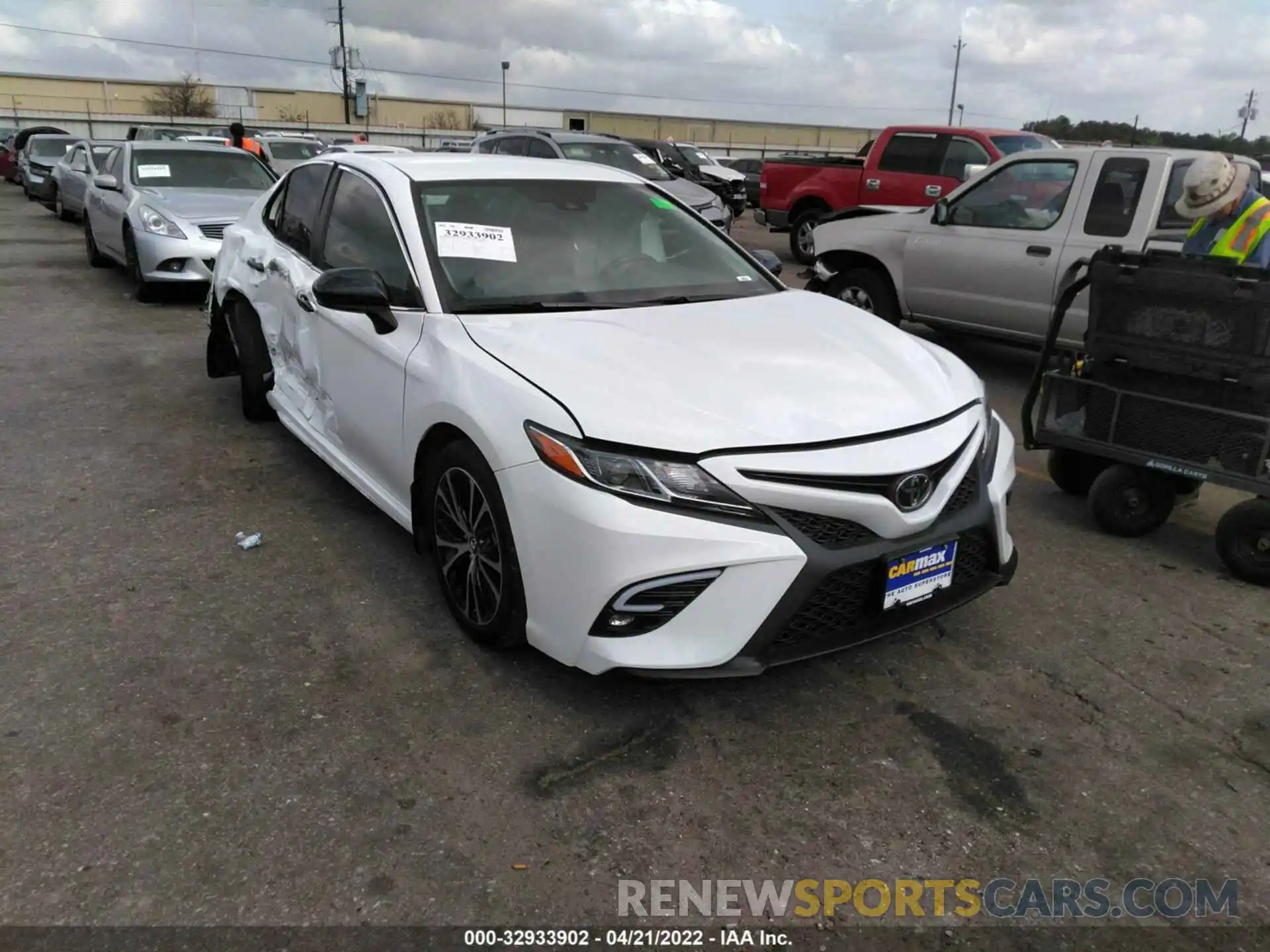 1 Photograph of a damaged car 4T1B11HKXKU846046 TOYOTA CAMRY 2019