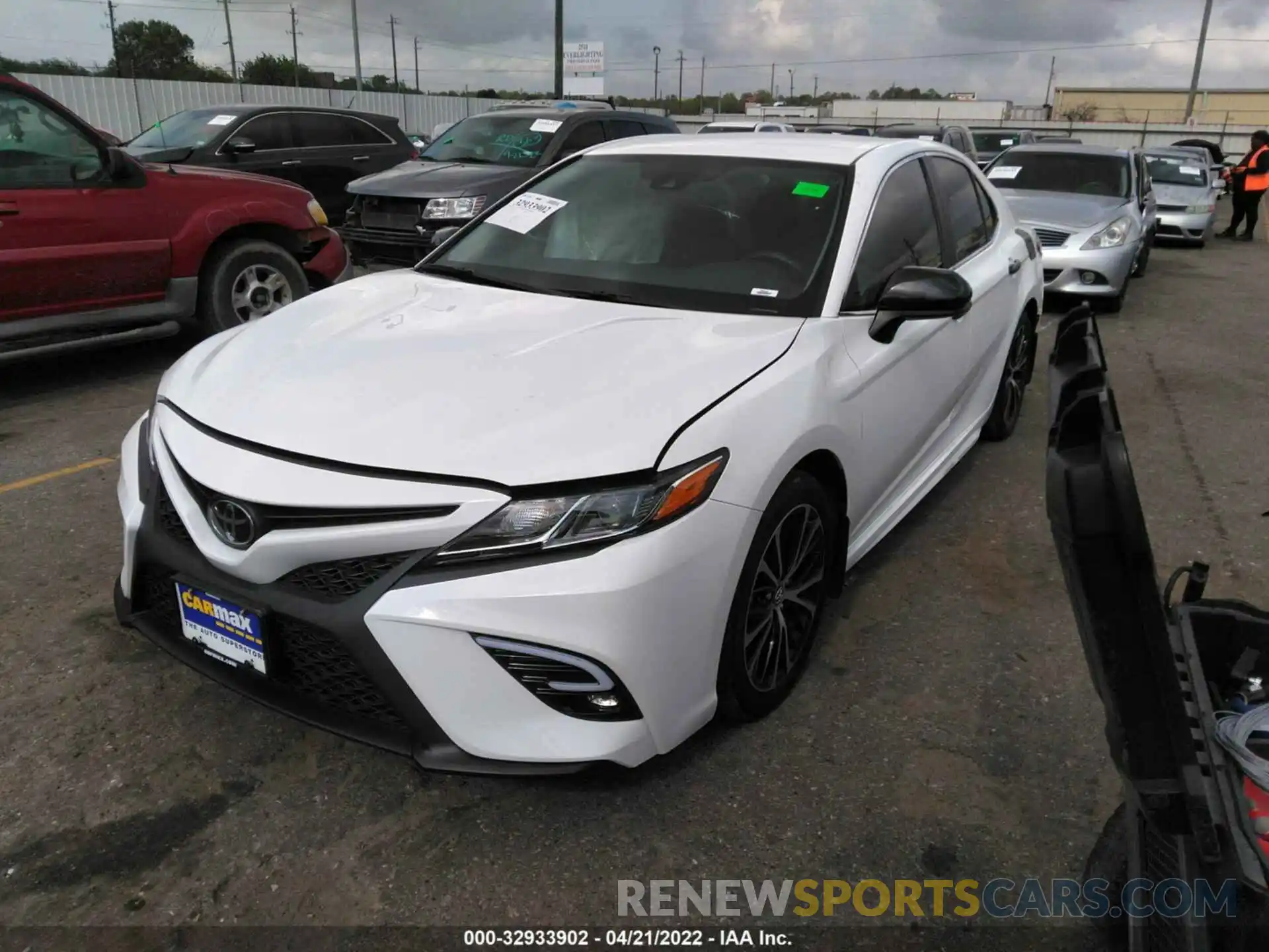 2 Photograph of a damaged car 4T1B11HKXKU846046 TOYOTA CAMRY 2019