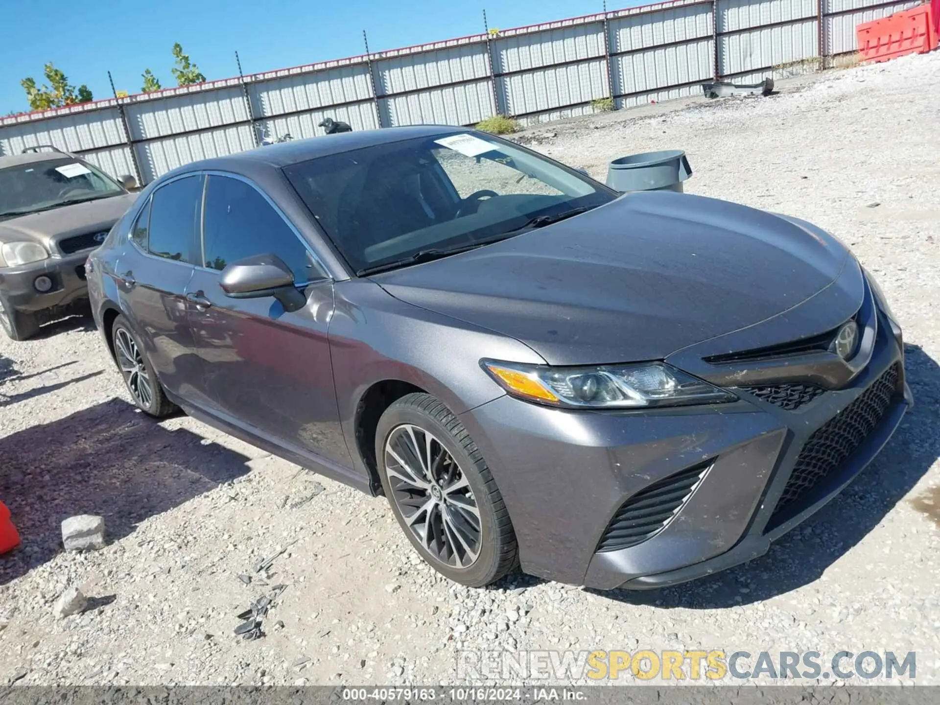 1 Photograph of a damaged car 4T1B11HKXKU846984 TOYOTA CAMRY 2019