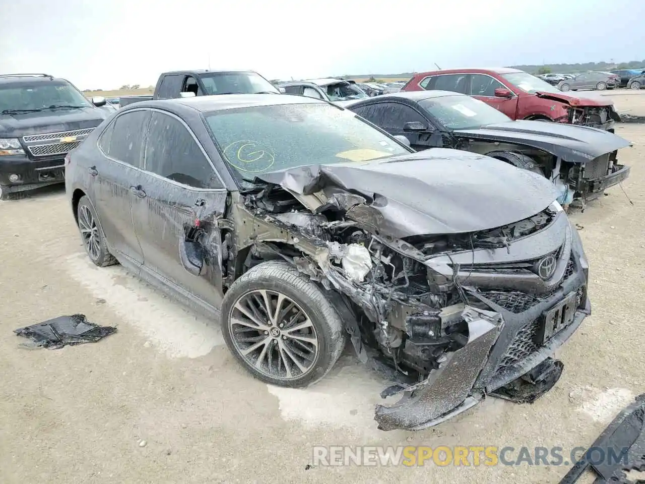 1 Photograph of a damaged car 4T1B11HKXKU850727 TOYOTA CAMRY 2019