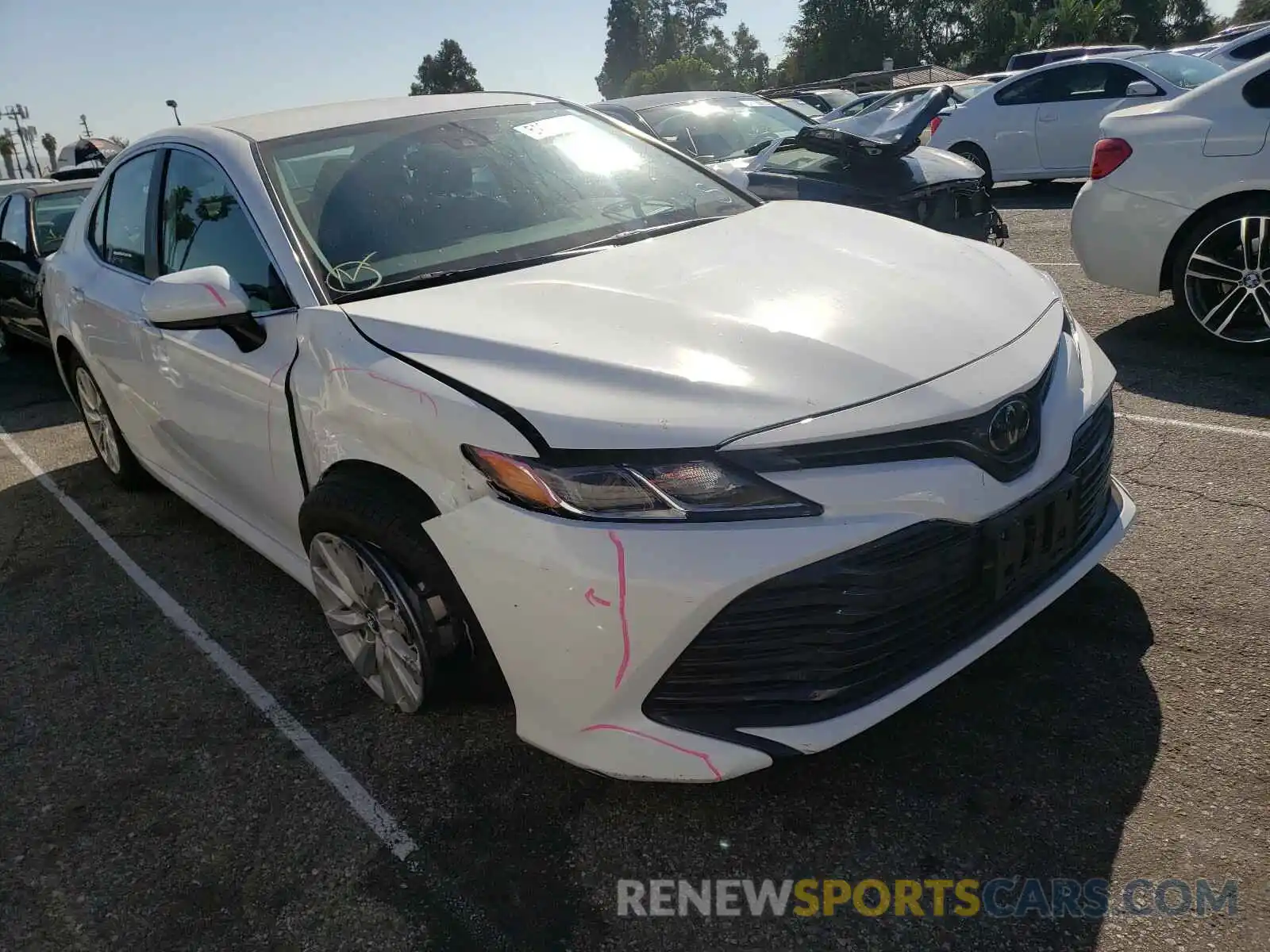 1 Photograph of a damaged car 4T1B11HKXKU852820 TOYOTA CAMRY 2019