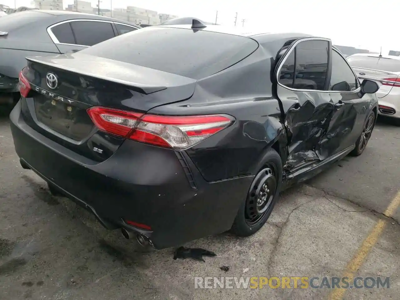 4 Photograph of a damaged car 4T1B11HKXKU854910 TOYOTA CAMRY 2019