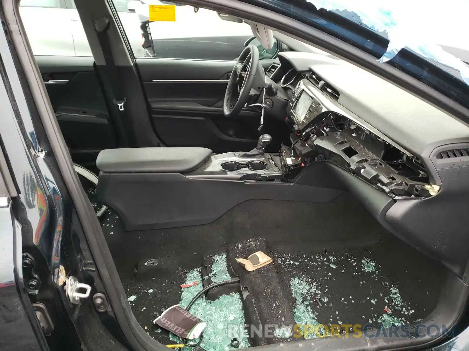 5 Photograph of a damaged car 4T1B11HKXKU855796 TOYOTA CAMRY 2019