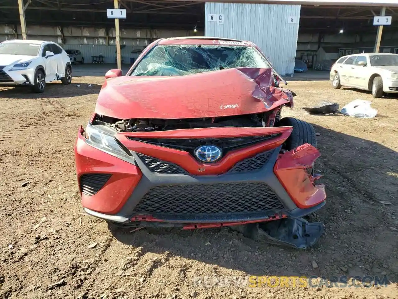 5 Photograph of a damaged car 4T1B21HK0KU010114 TOYOTA CAMRY 2019